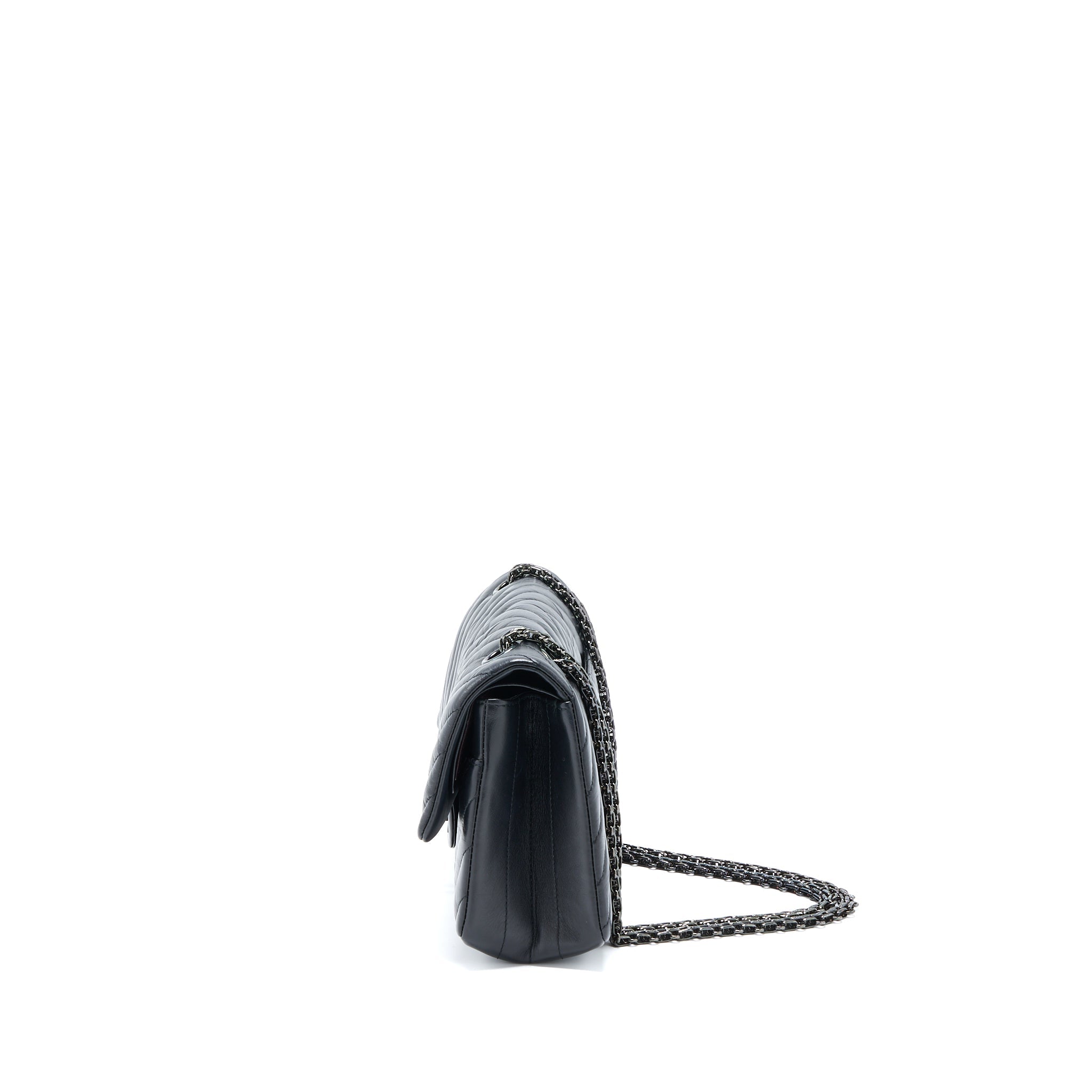 CHANEL 2.55 REISSUE SMALL DOUBLE FLAP BAG CHEVRON AGED CALFSKIN BLACK WITH BLACK HARDWARE