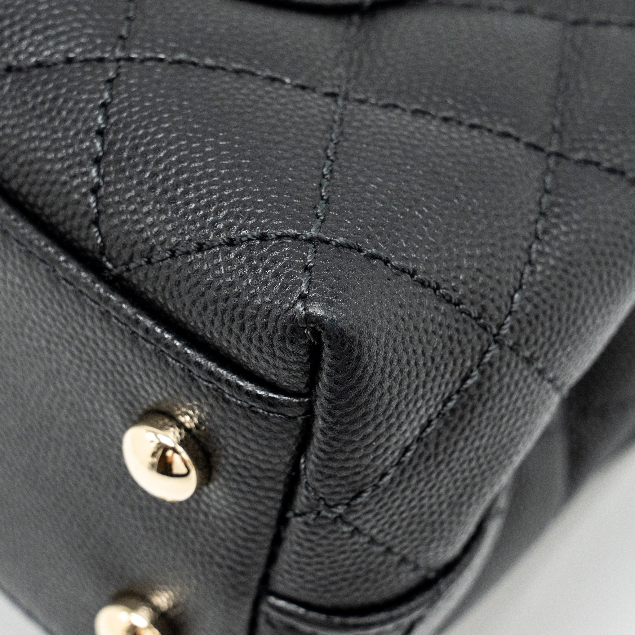 CHANEL MINI COCOHANDLE CAVIAR BLACK LGHW (MICROCHIP)