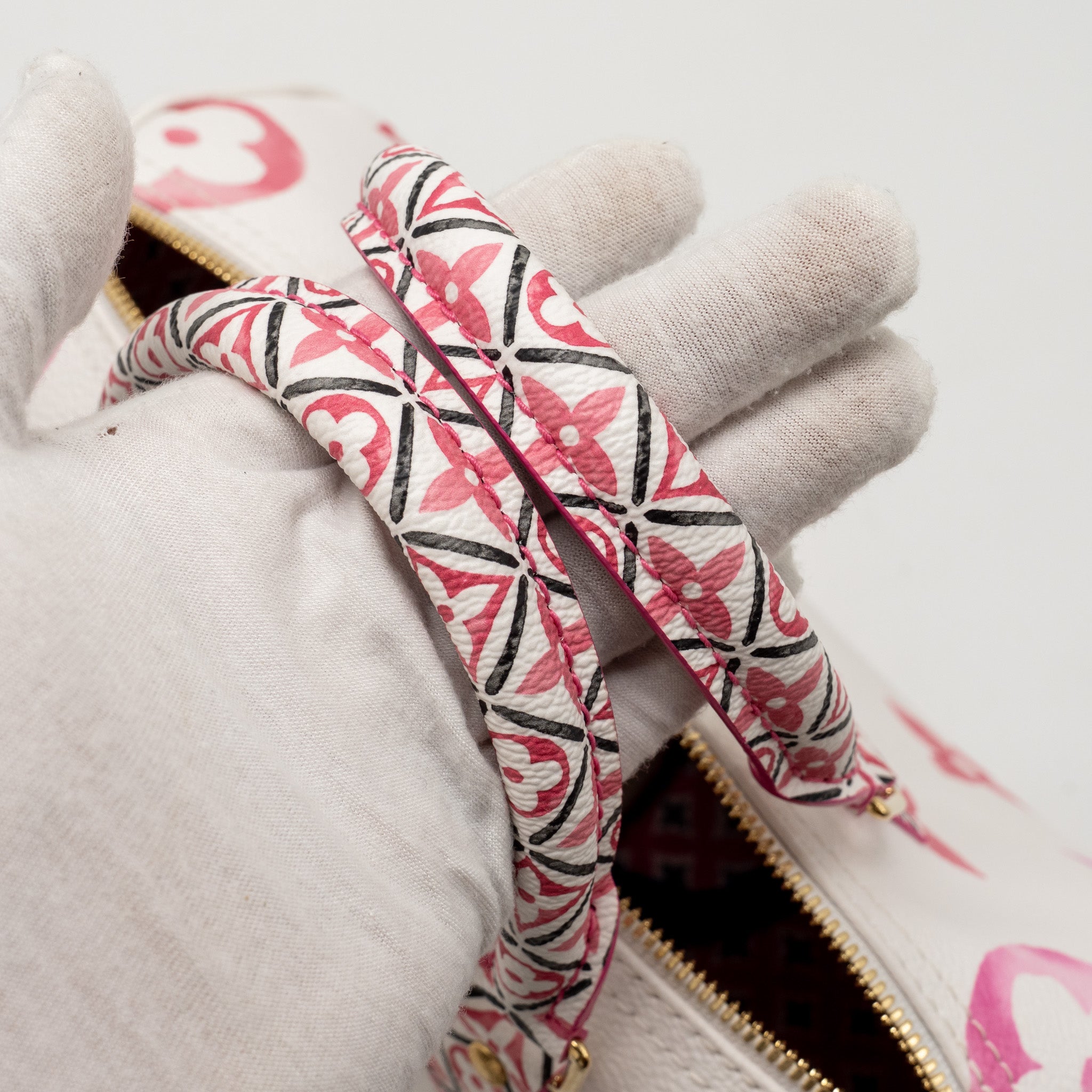 LOUIS VUITTON BY THE POOL SPEEDY BANDOULIERE 25 GIANT MONOGRAM CANVAS PINK/WHITE GHW