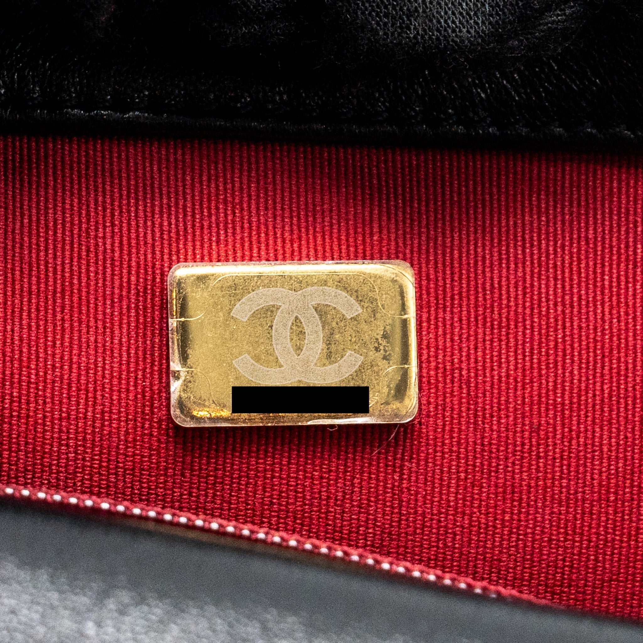CHANEL SMALL 19 BAG LAMBSKIN BLACK MULTICOLOUR HARDWARE (MICROCHIP)