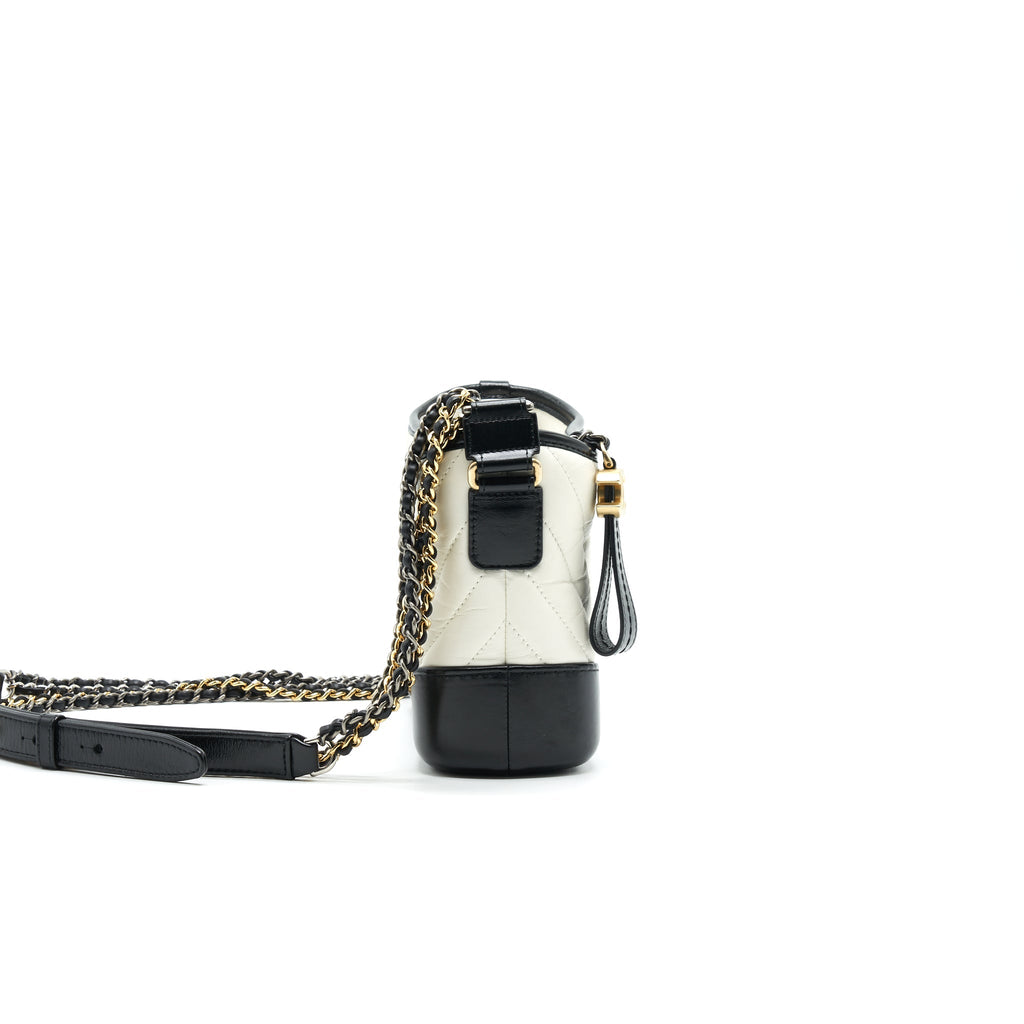 CHANEL CHEVRON SMALL GABRIELLE HOBO BAG WHITE/ BLACK