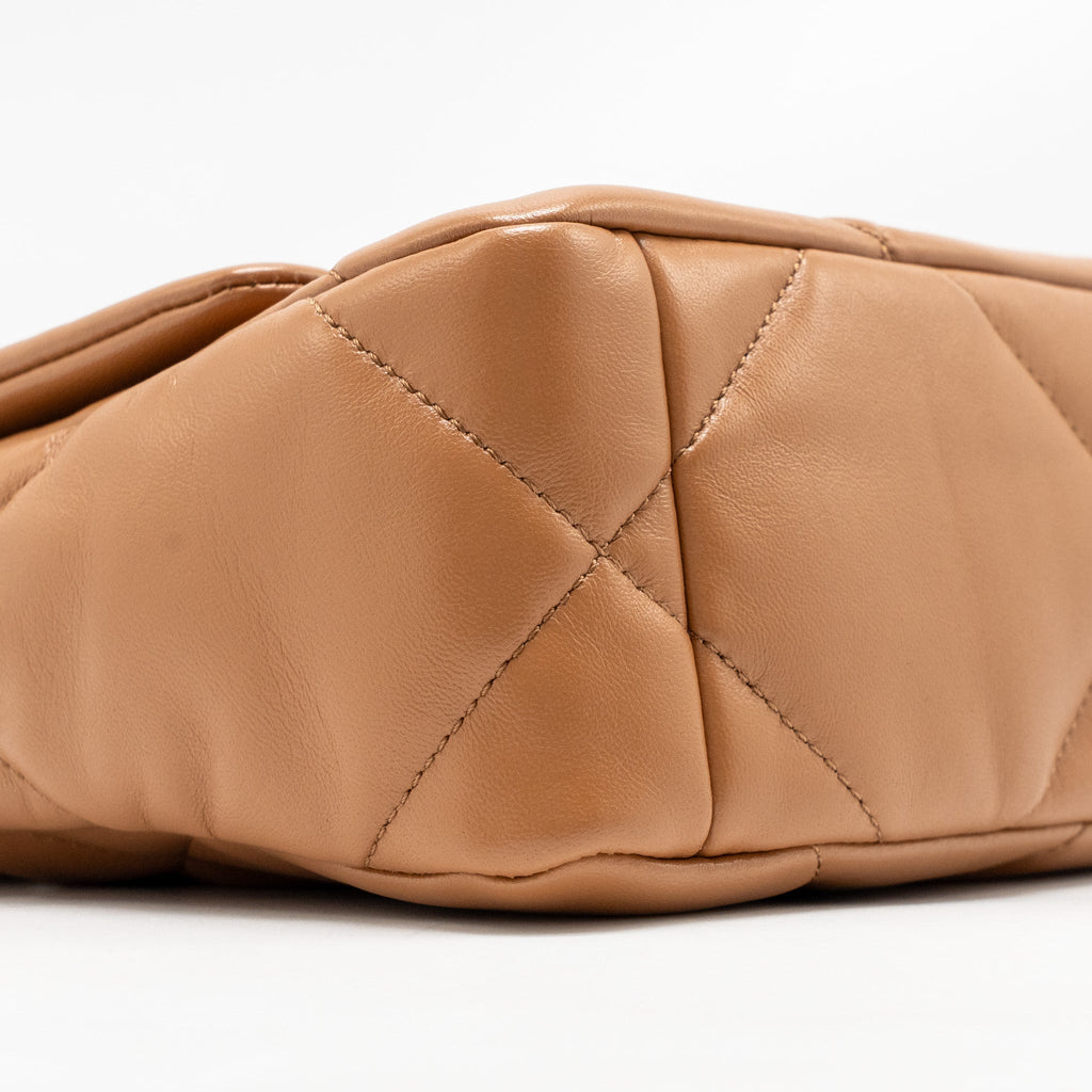 CHANEL SMALL 19 BAG LAMBSKIN CARAMEL MULTICOLOURED HARDWARE (MICROCHIP)