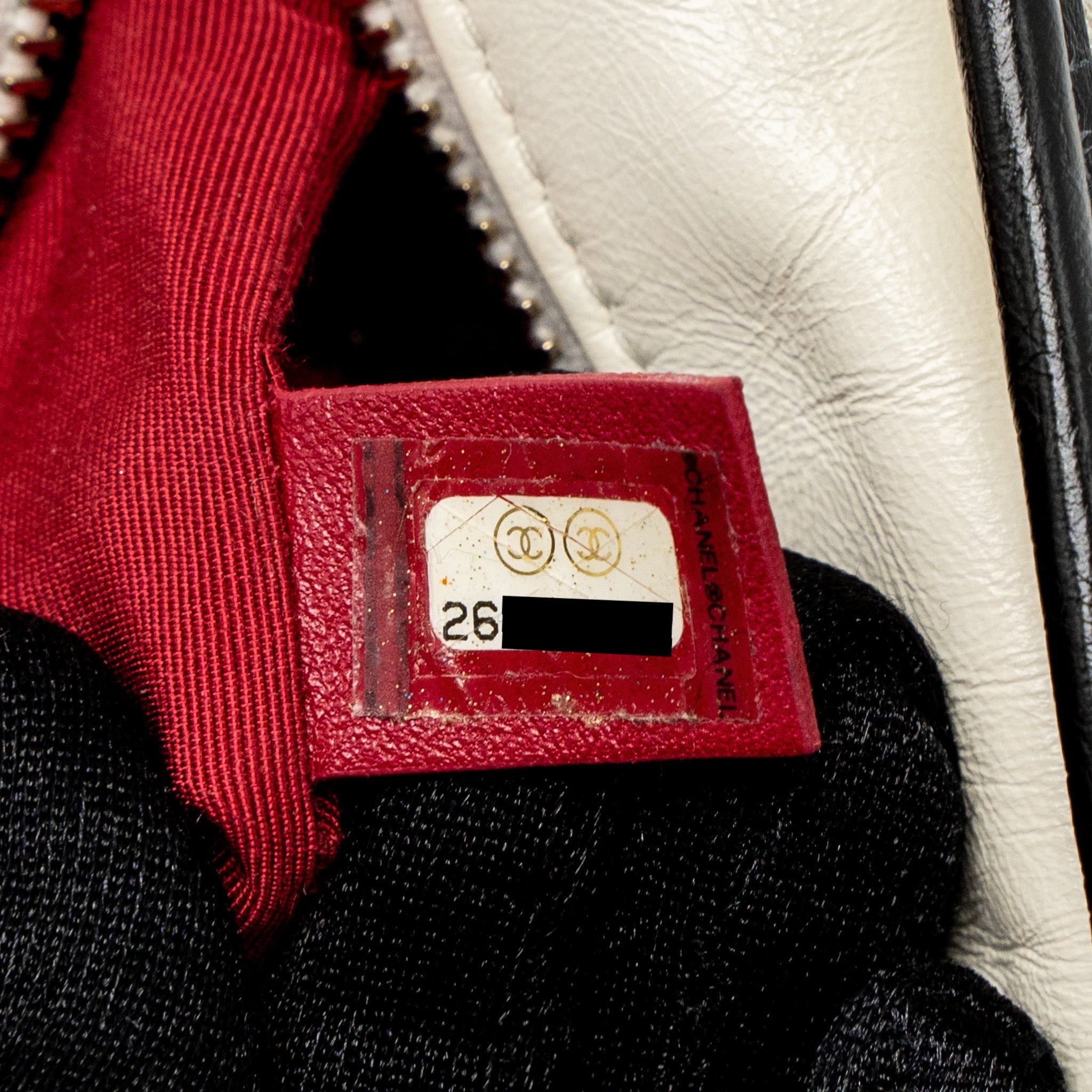 CHANEL SMALL GABRIELLE HOBO BAG AGED CALFSKIN WHITE/BLACK MULTICOLOUR HARDWARE