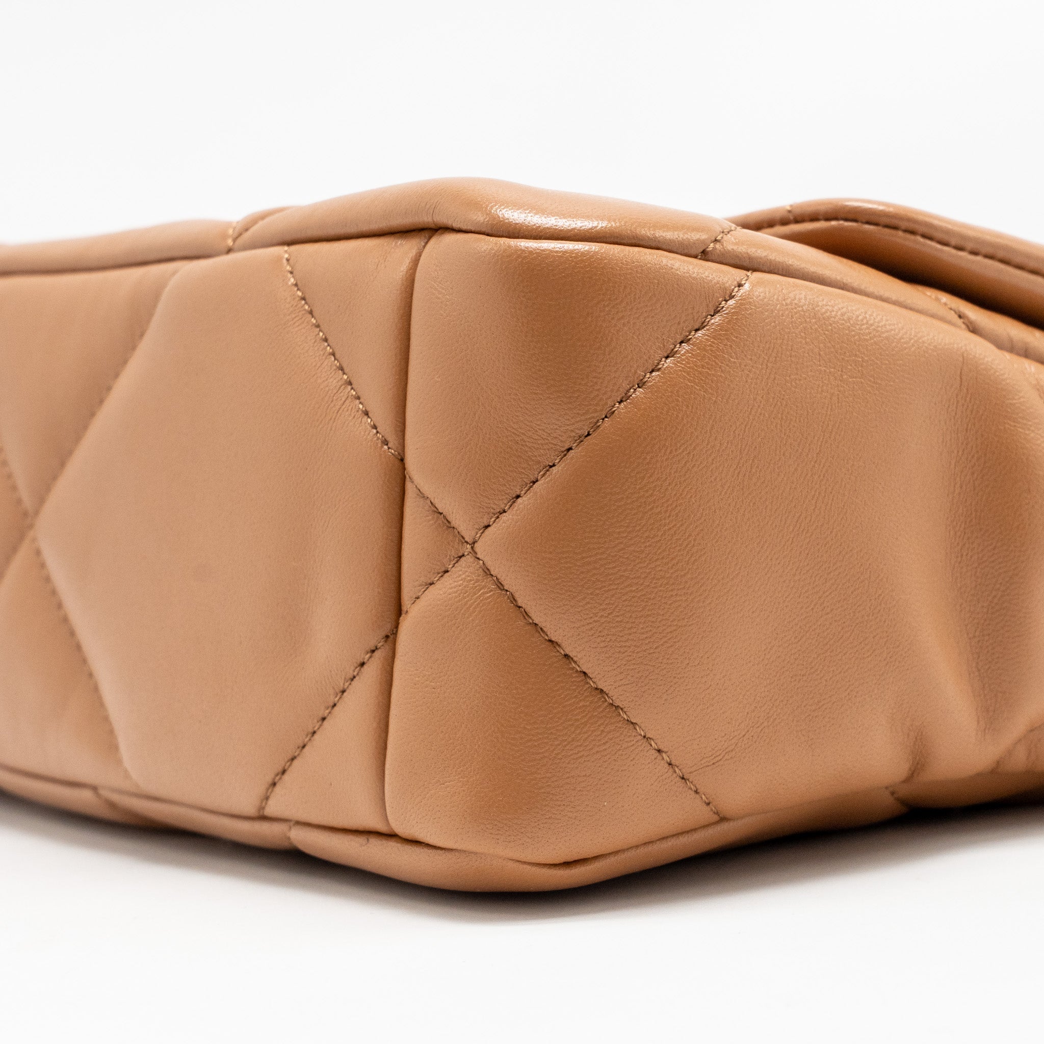 CHANEL SMALL 19 BAG LAMBSKIN CARAMEL MULTICOLOURED HARDWARE (MICROCHIP)