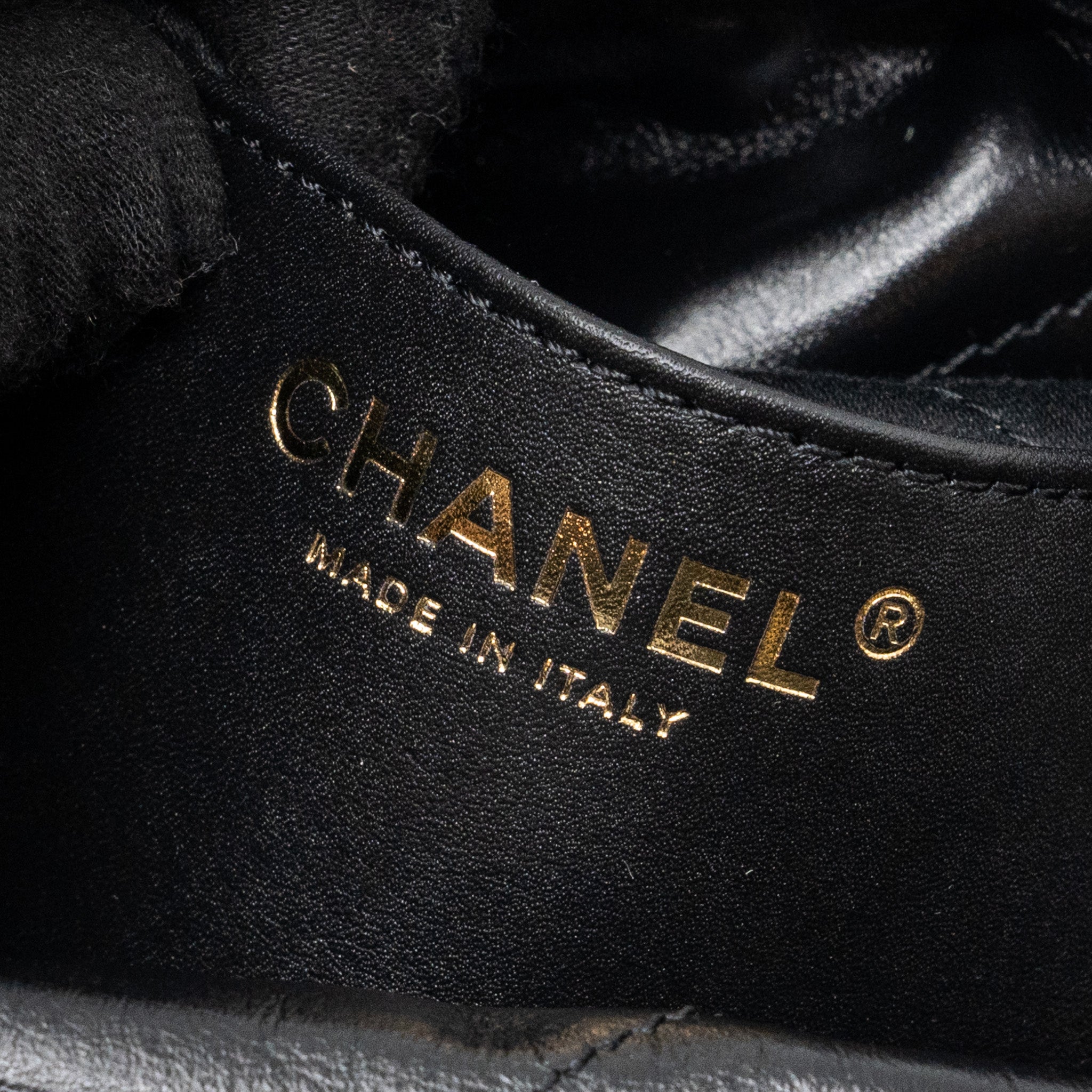 CHANEL MINI 22 BAG SHINY CALFSKIN BLACK GHW (MICROCHIP)