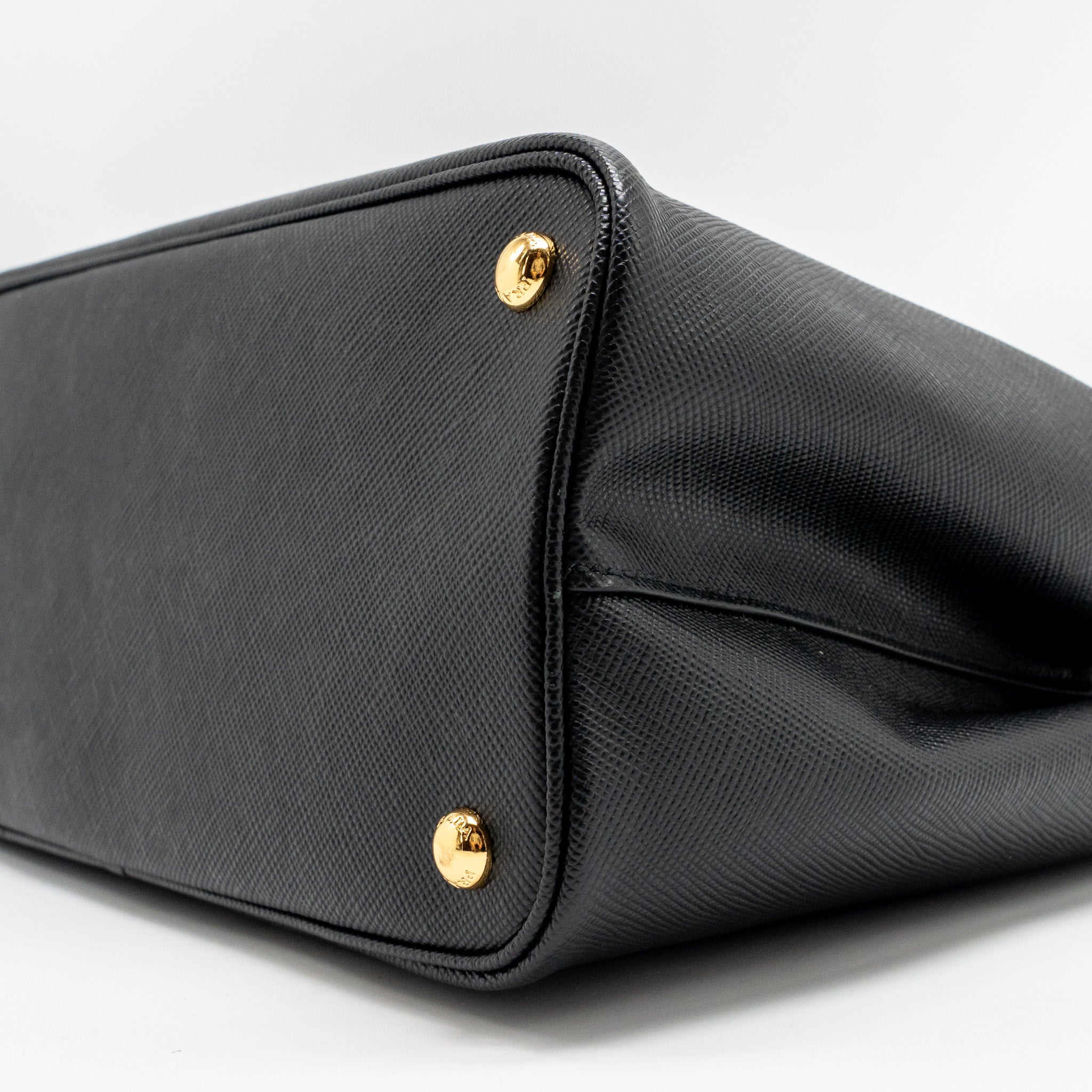PRADA MEDIUM SAFFIANO CUIR TOTE BAG LEATHER BLACK/FUOCO GHW