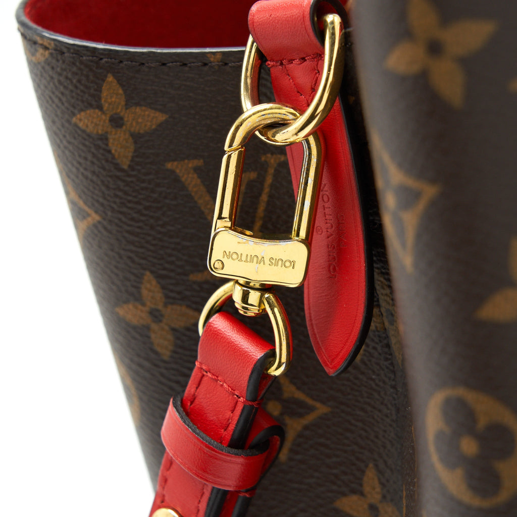LOUIS VUITTON NEONOE MONOGRAM CANVAS GHW