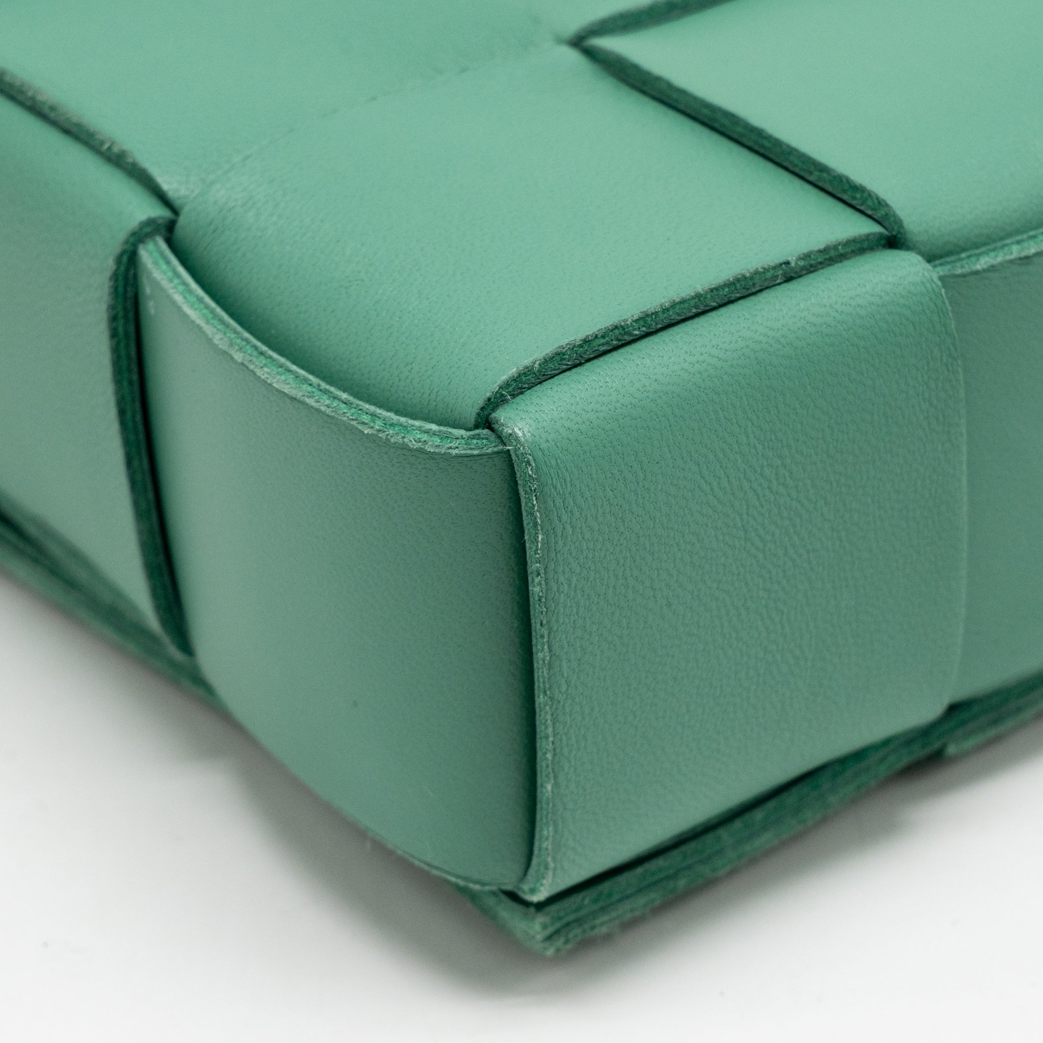 BOTTEGA VENETA CASSETTE BAG LAMBSKIN GREEN GHW