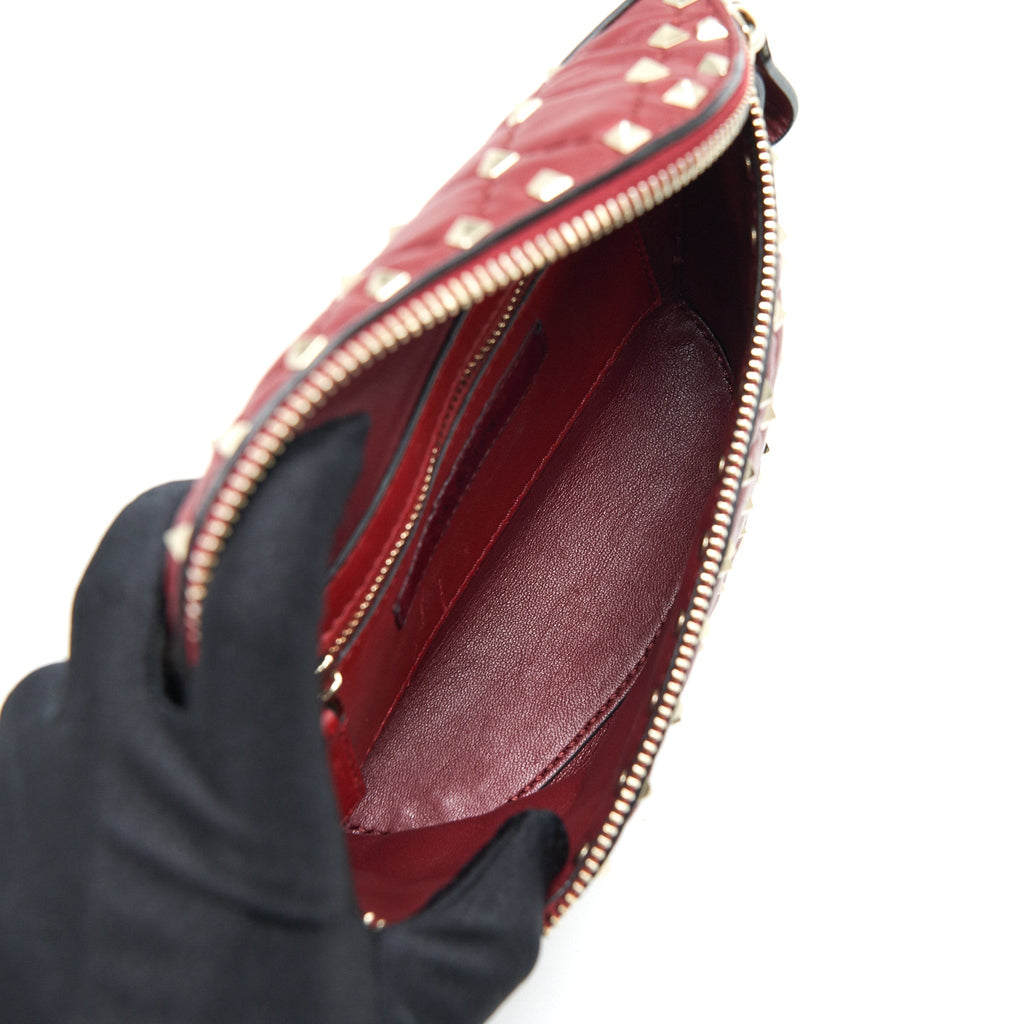 VALENTINO ROCKSTUD SPIKE QUILTED-LEATHER BELT BAG BURGUNDY 95CM