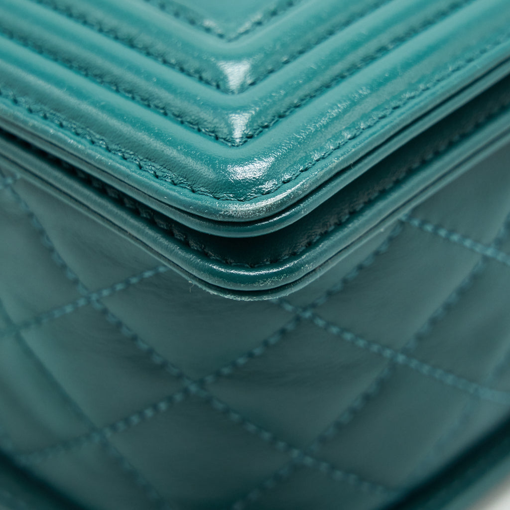 CHANEL MEDIUM BOY LAMBSKIN GREEN SHW