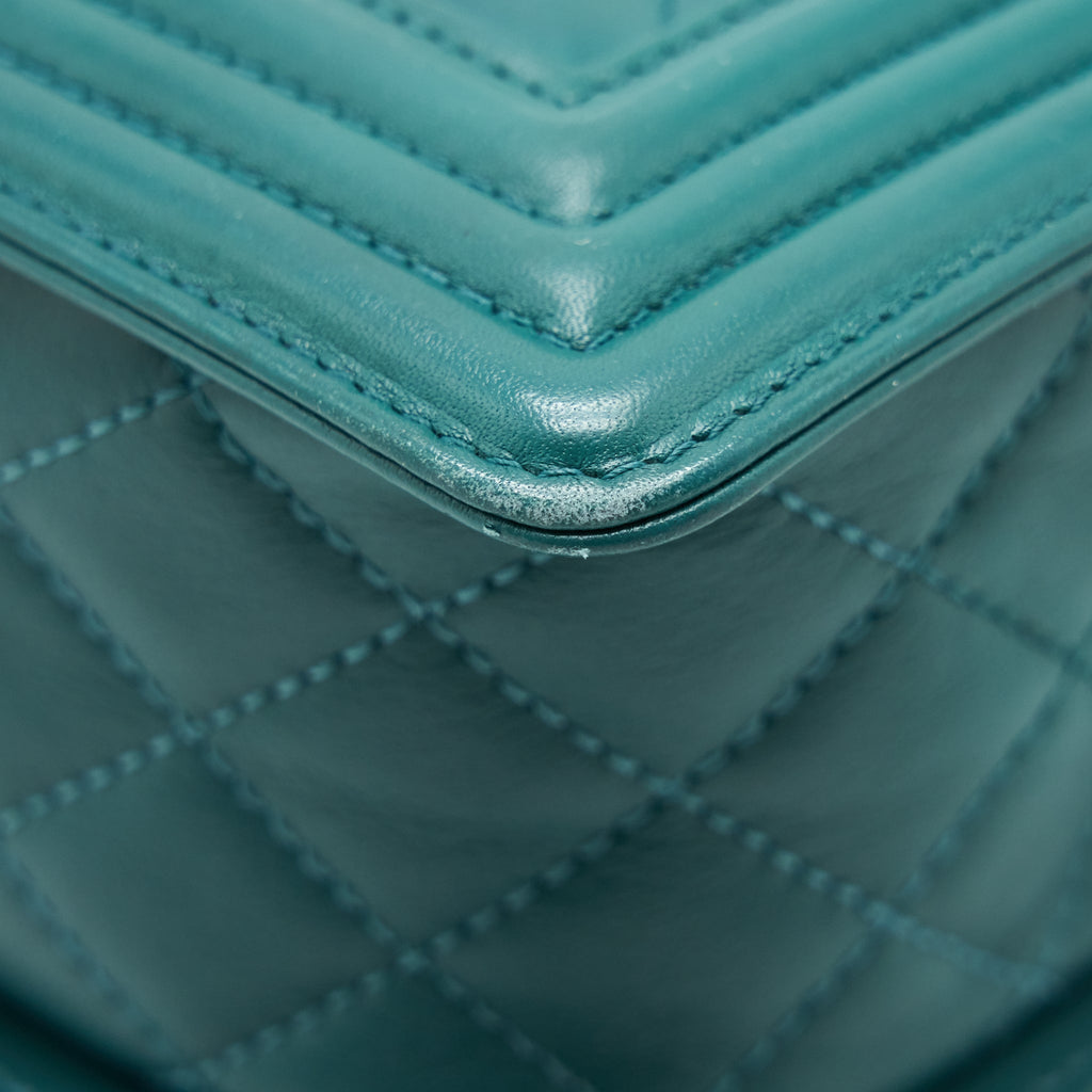 CHANEL MEDIUM BOY LAMBSKIN GREEN SHW