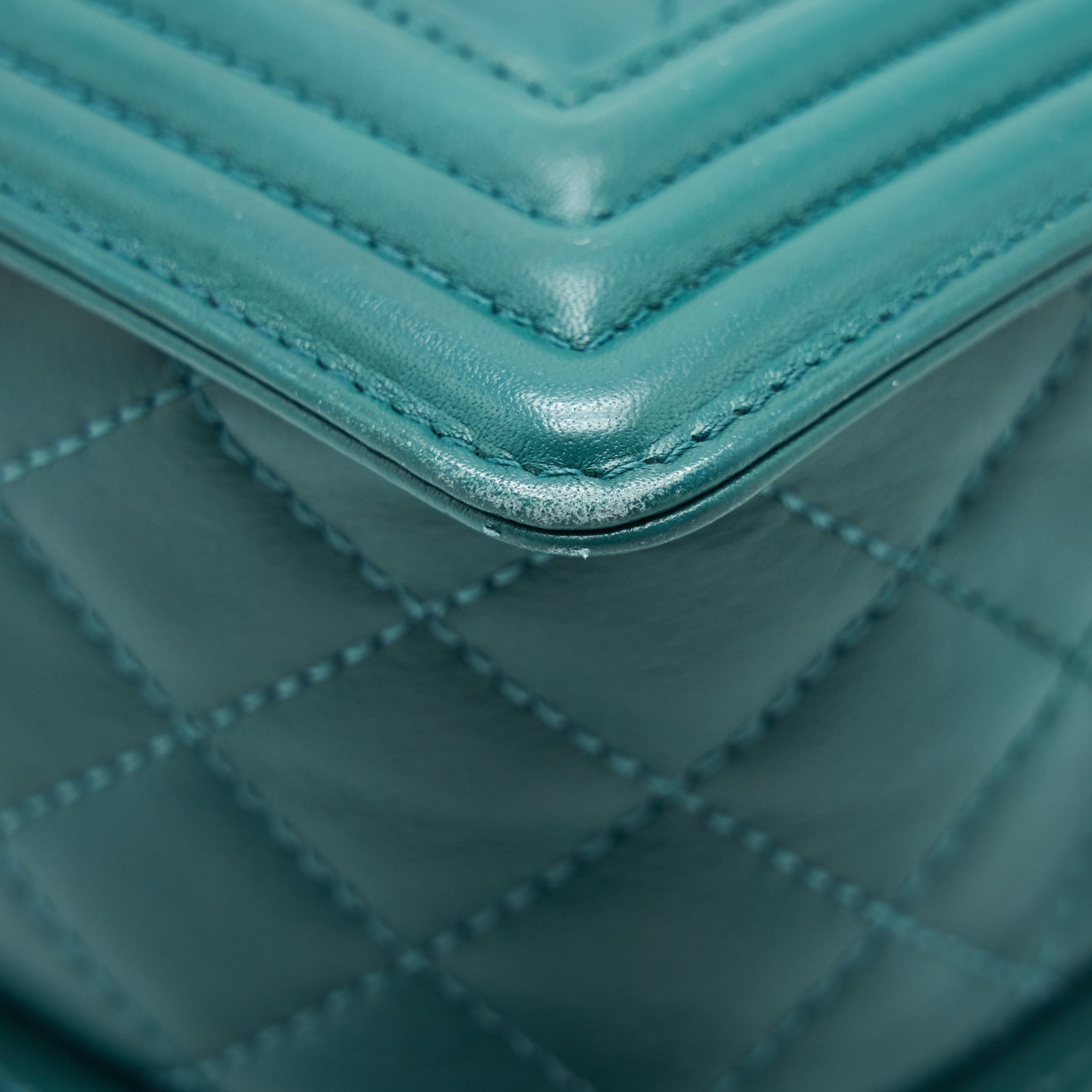 CHANEL MEDIUM BOY LAMBSKIN GREEN SHW