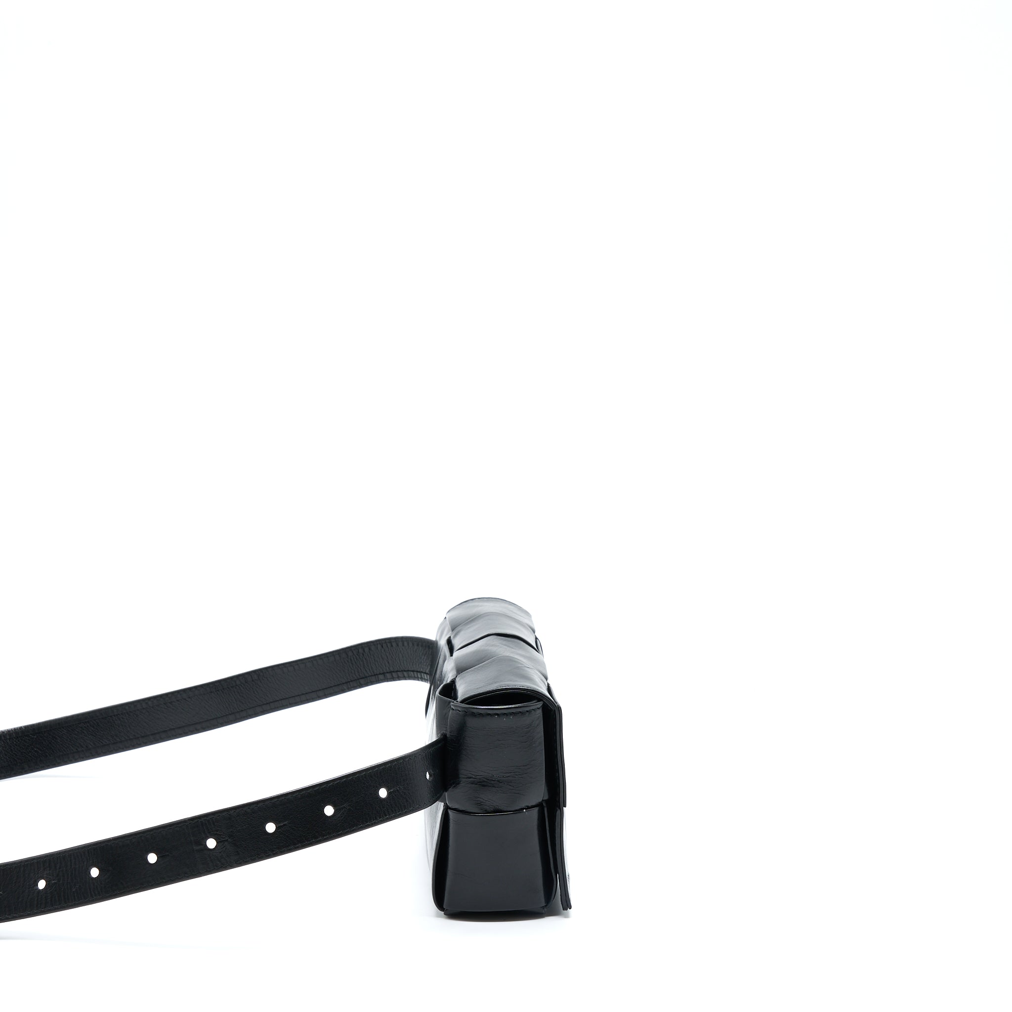 BOTTEGA VENETA CASSETTE BELT BAG CALFSKIN BLACK