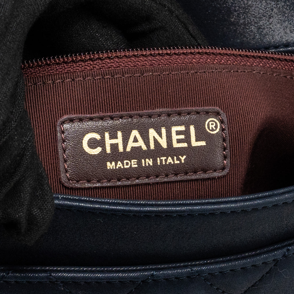 CHANEL SEASONAL FLAP BAG CALFSKIN NAVY GHW
