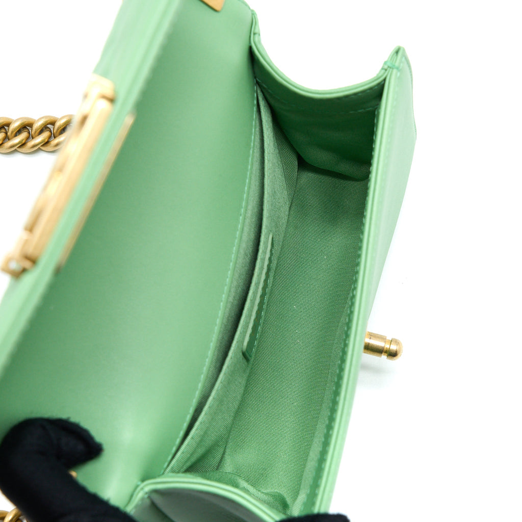 CHANEL SMALL BOY BAG CALFSKIN GREEN GHW