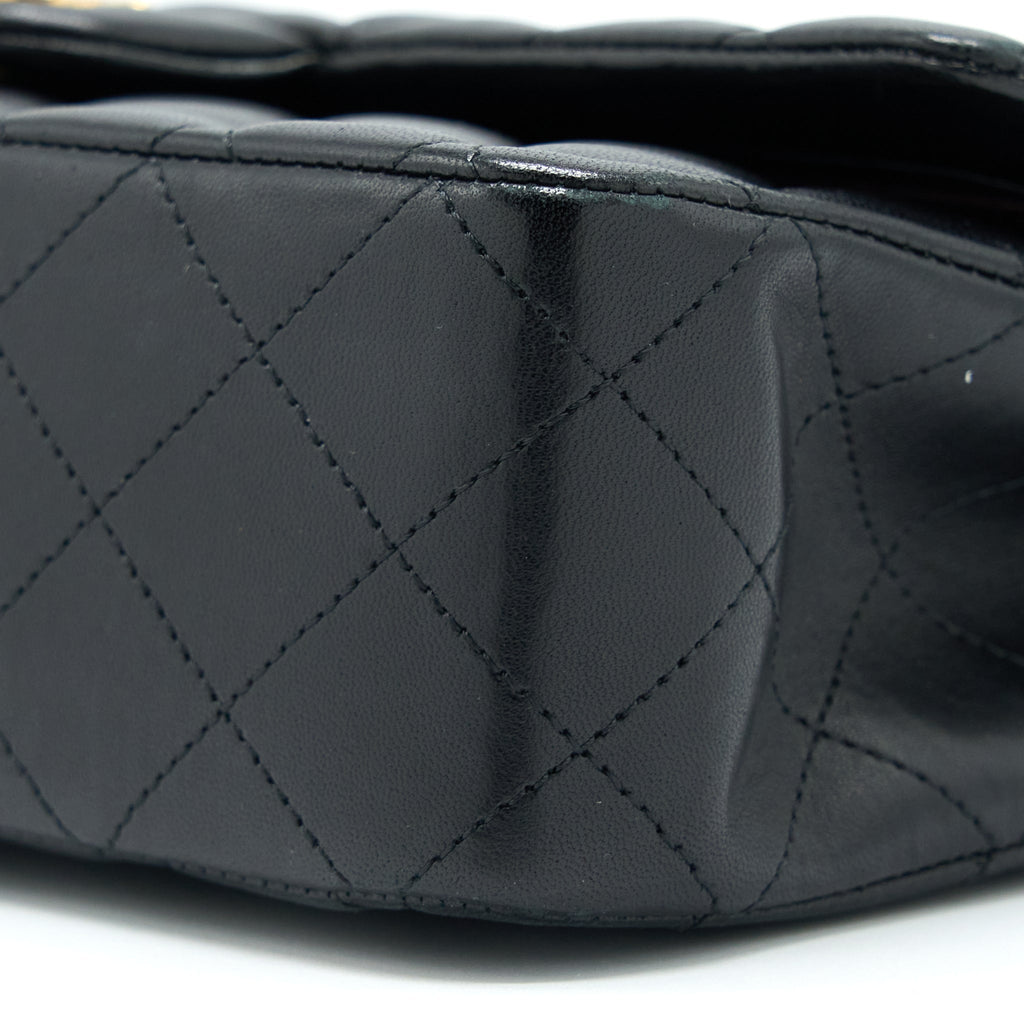 CHANEL MEDIUM CLASSIC DOUBLE FLAP BAG LAMBSKIN BLACK GHW