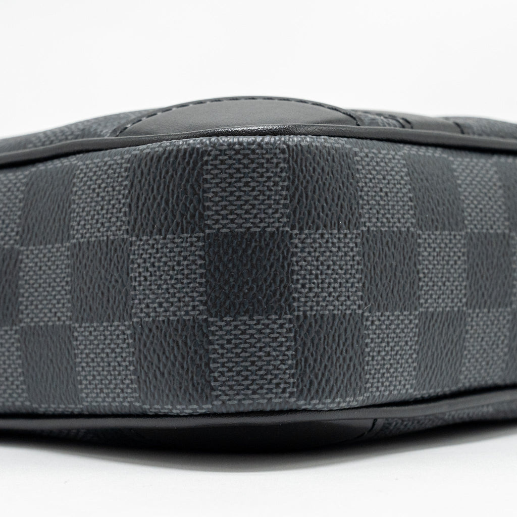 LOUIS VUITTON POCHETTE KASAI CLUTCH BAG DAMIER GRAPHITE CANVAS SO BLACK