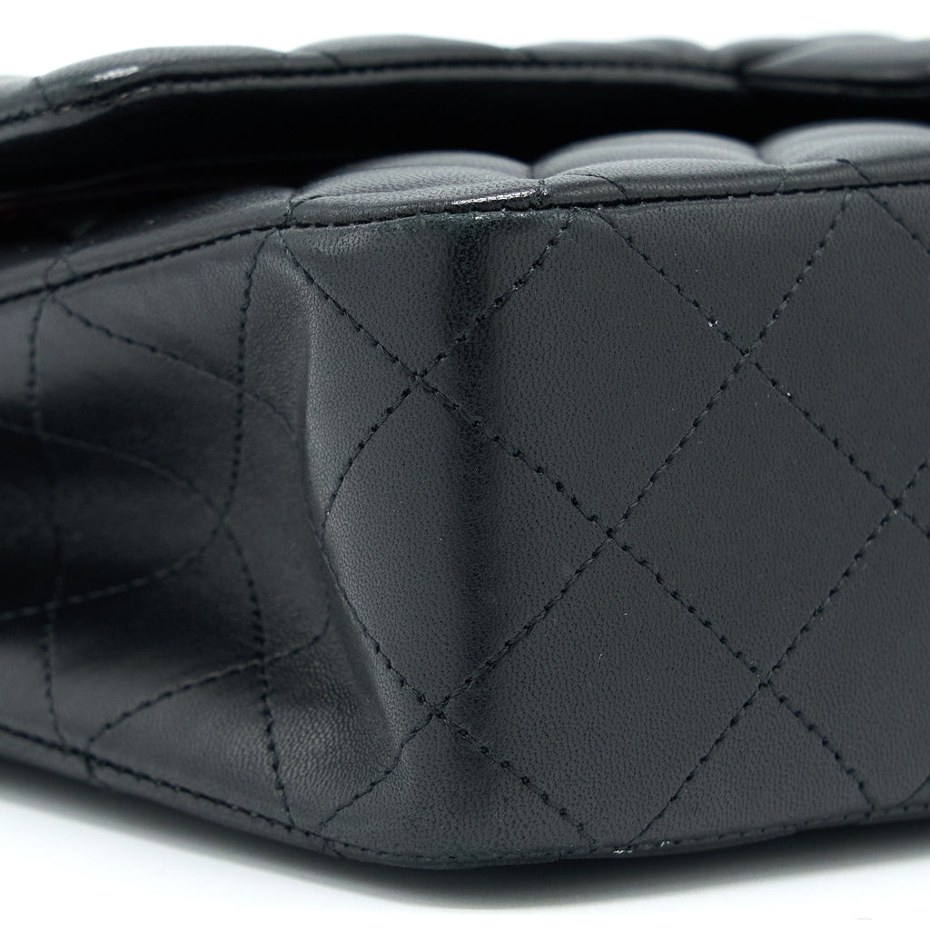CHANEL MEDIUM CLASSIC DOUBLE FLAP BAG LAMBSKIN BLACK GHW