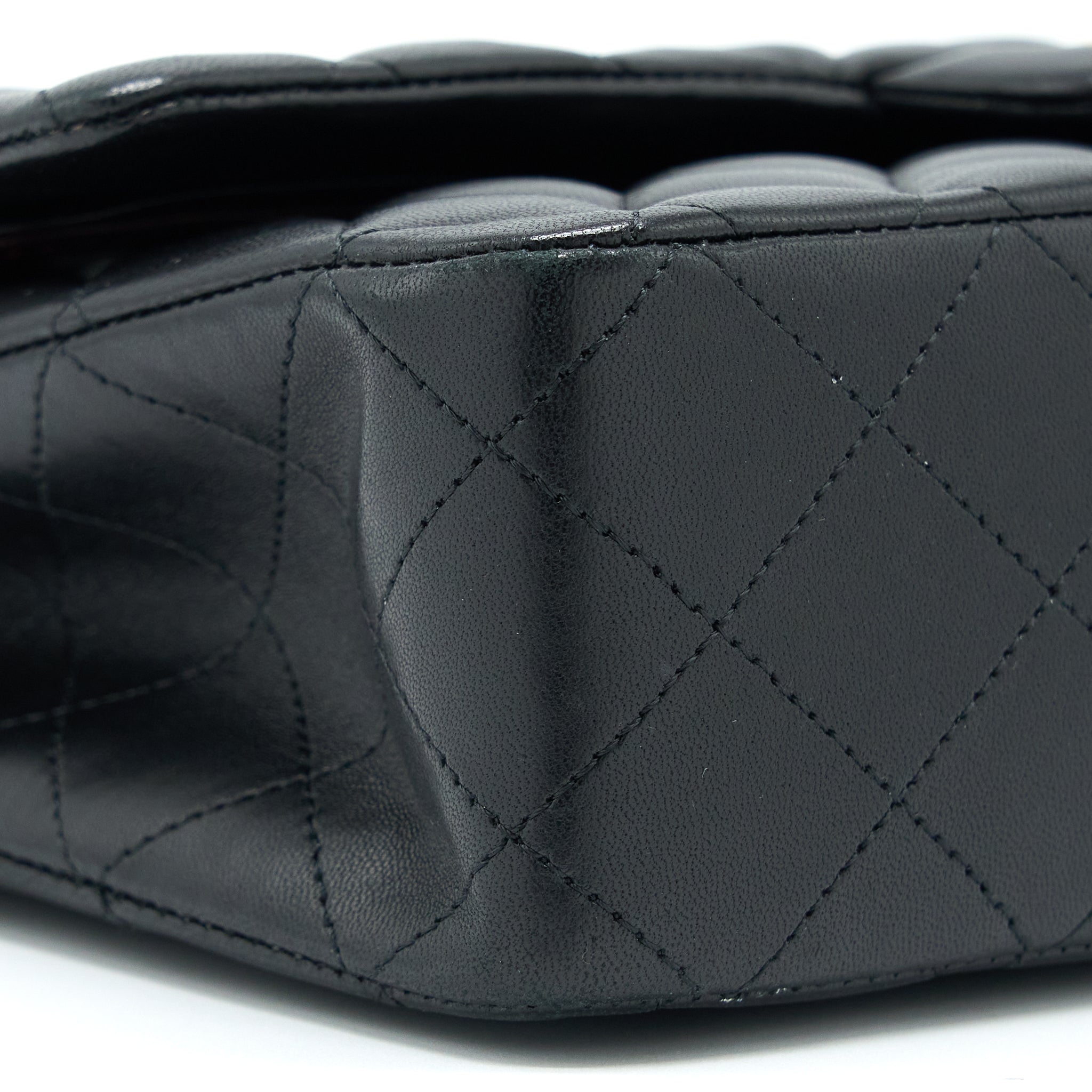 CHANEL MEDIUM CLASSIC DOUBLE FLAP BAG LAMBSKIN BLACK GHW