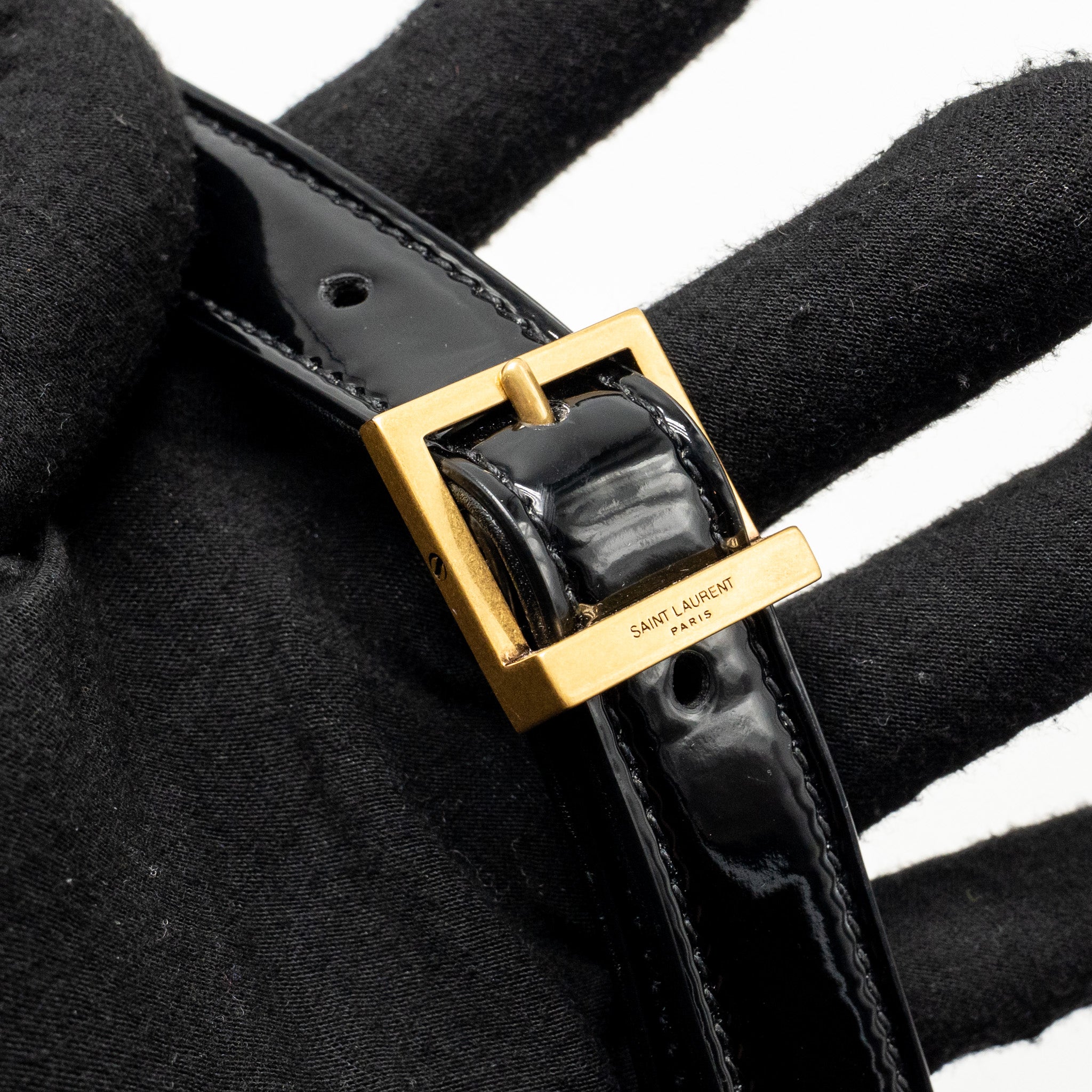 SAINT LAURENT/YSL LE 5 A 7 QUILTED SHOULDER BAG PATENT BLACK GHW