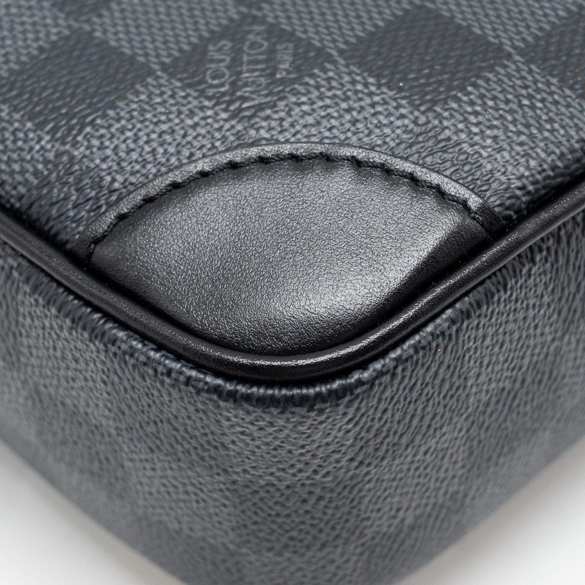 LOUIS VUITTON POCHETTE KASAI CLUTCH BAG DAMIER GRAPHITE CANVAS SO BLACK
