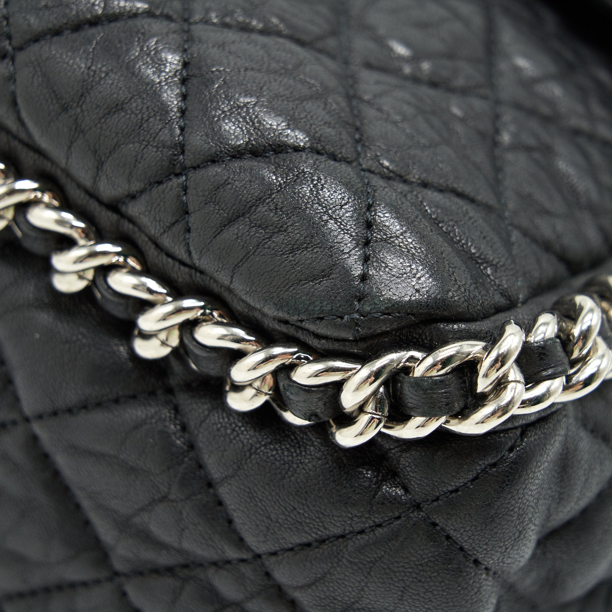 CHANEL QUILTED LEATHER CHAIN AROUND MAXI BLACK RUTHENIUM HARDWARE