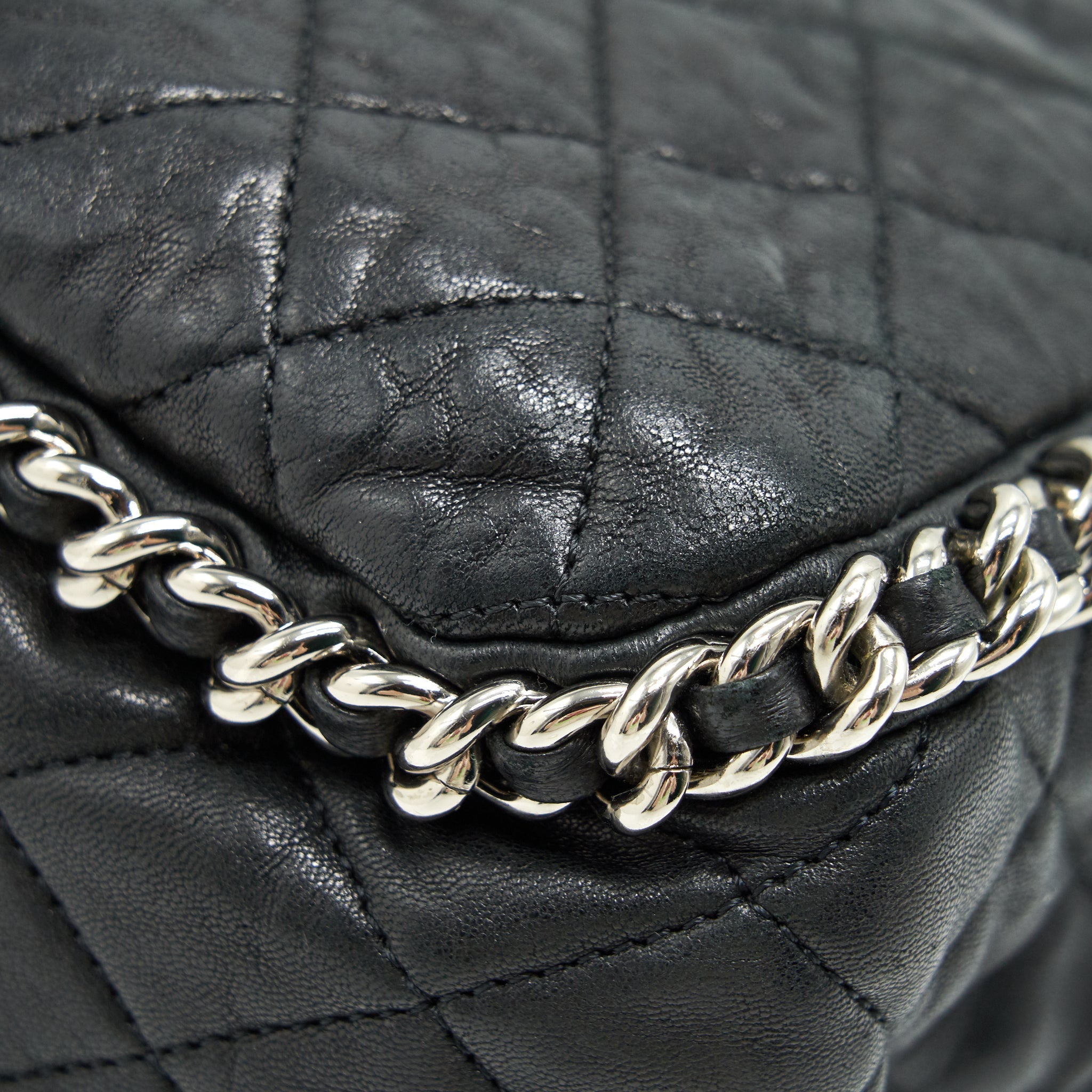 CHANEL QUILTED LEATHER CHAIN AROUND MAXI BLACK RUTHENIUM HARDWARE