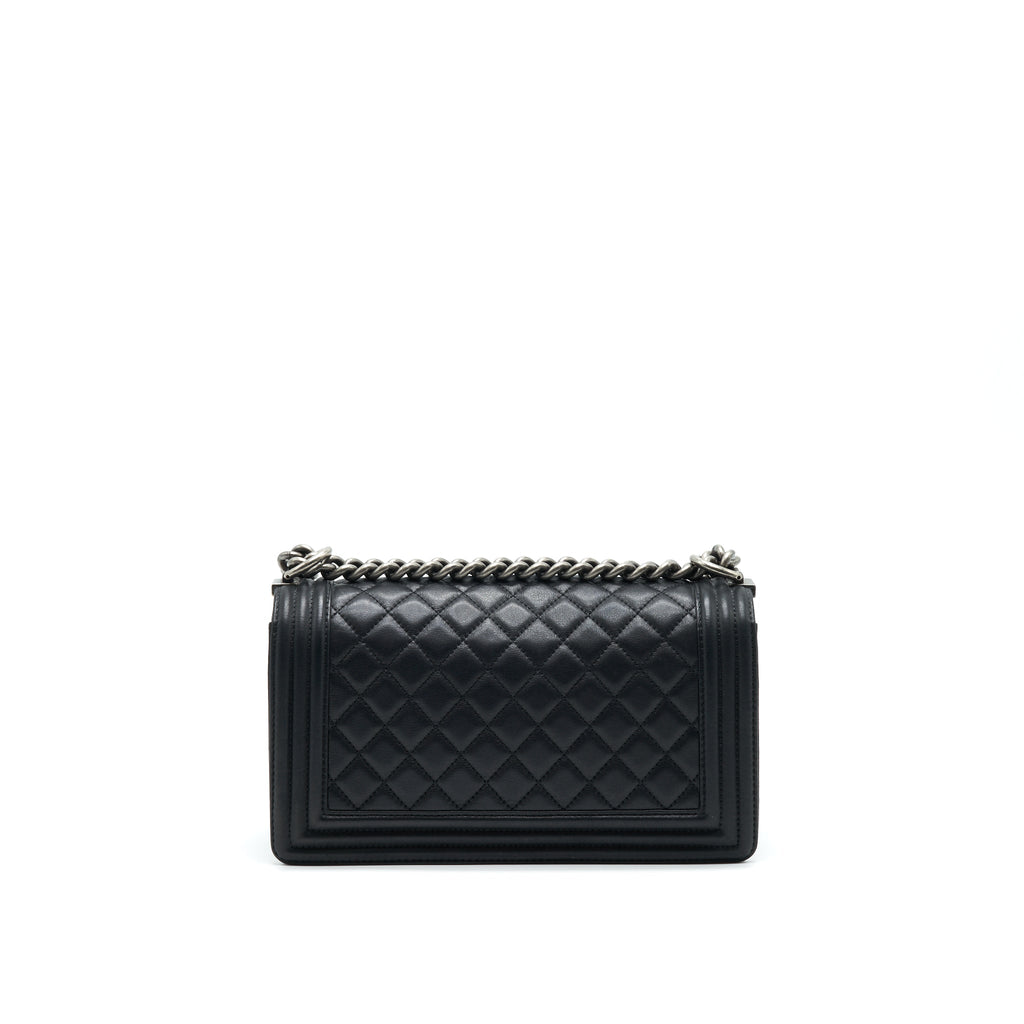 CHANEL MEDIUM BOY CHANEL HANDBAG BLACK RUTHENIUM HARDWARE