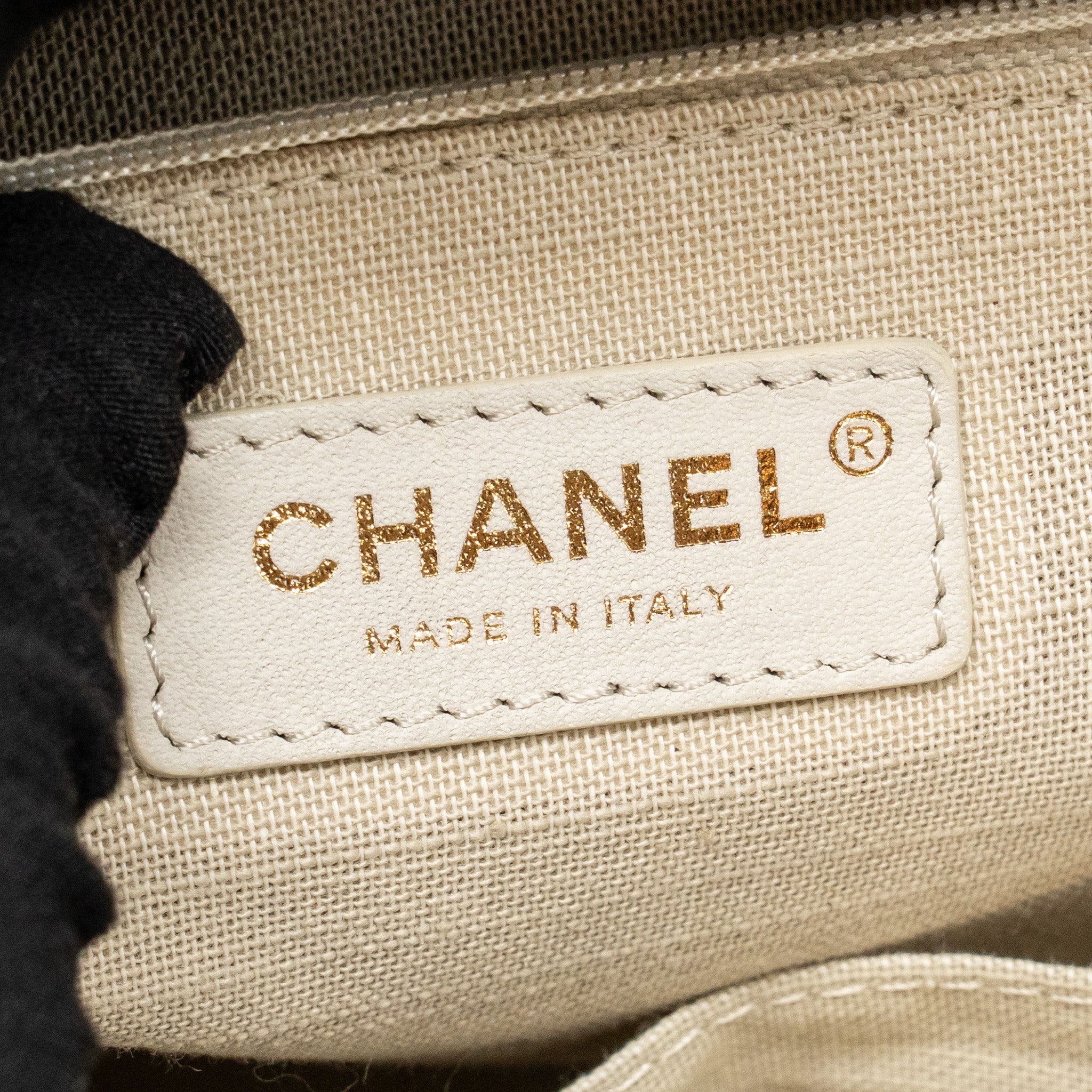 CHANEL DEAUVILLE TOTE BAG CANVAS/CALFSKIN BLACK LGHW (MICROCHIP)