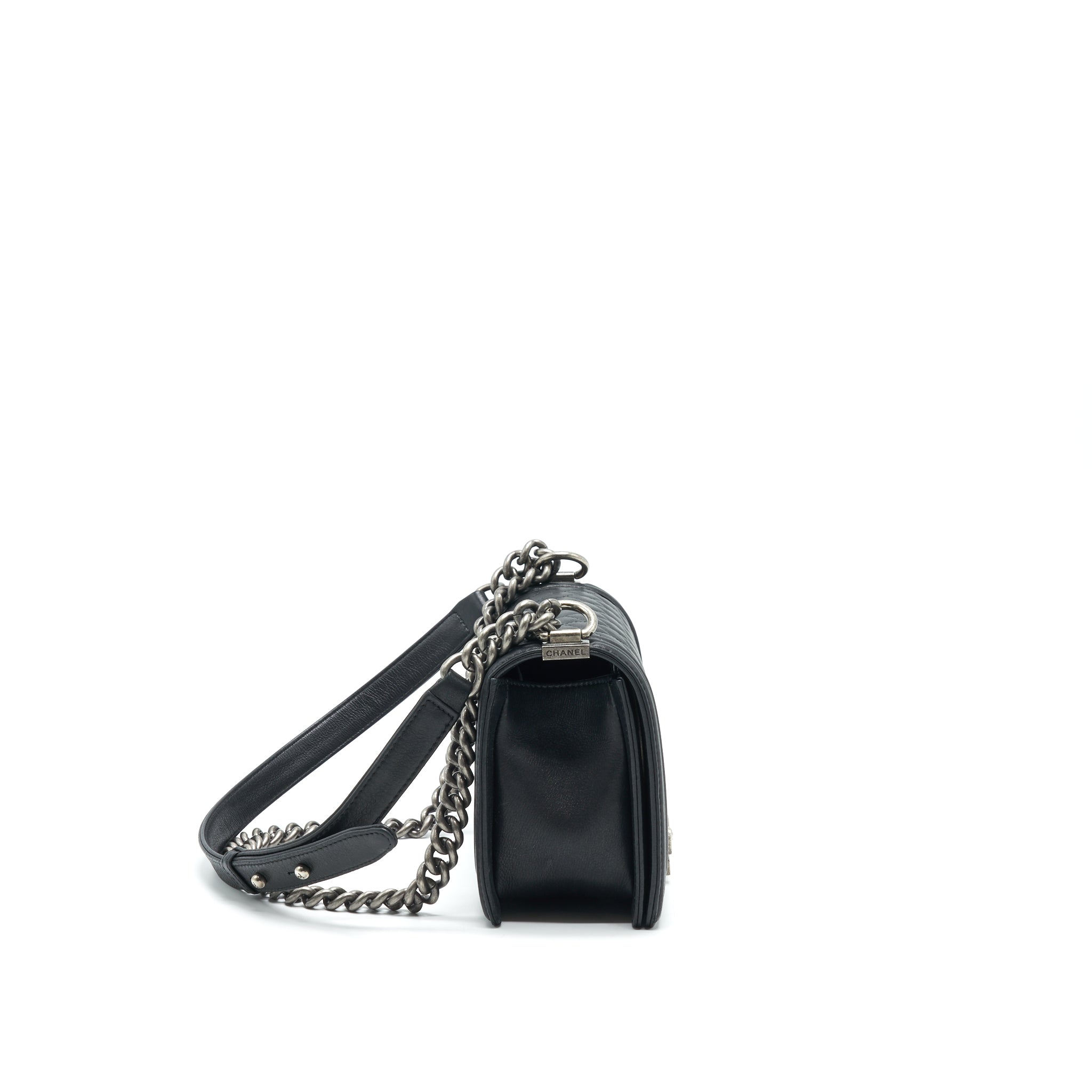 CHANEL MEDIUM BOY CHANEL HANDBAG BLACK RUTHENIUM HARDWARE