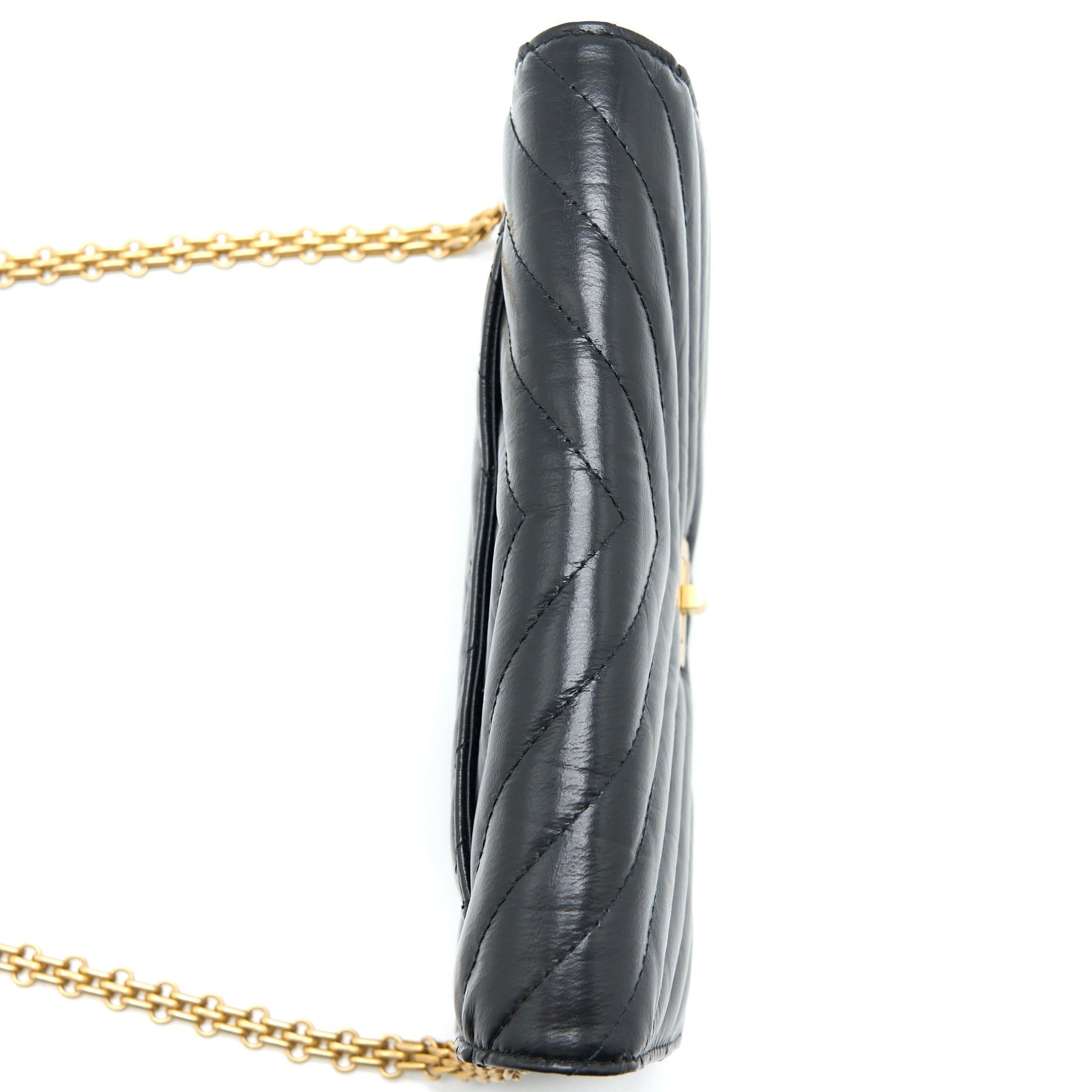 CHANEL 2.55 REISSUE WALLET ON CHAIN CHEVRON AGED CALFSKIN BLACK BRUSHED GHW (MICROCHIP)