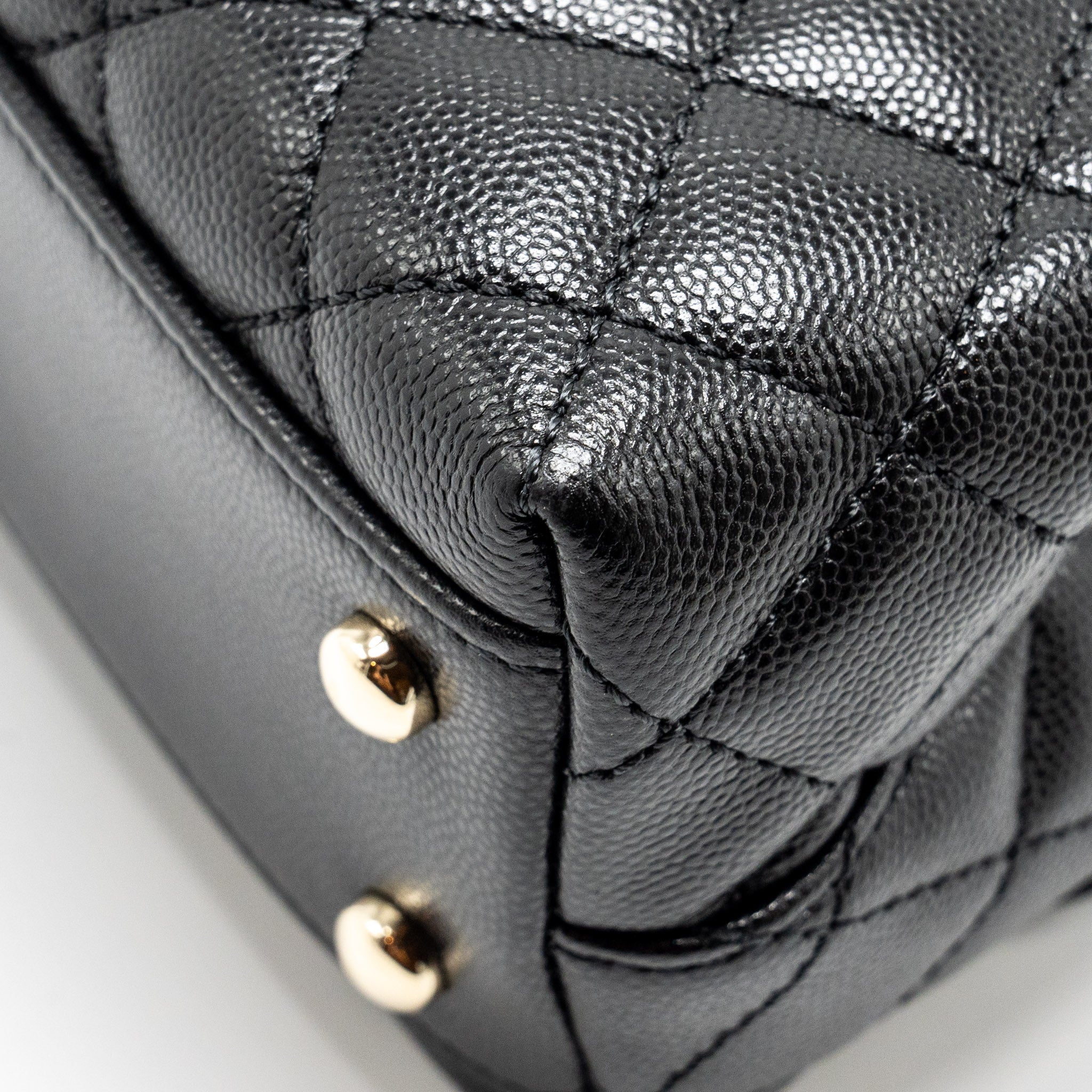 CHANEL SMALL COCO HANDLE WITH LIZARD EMBOSSED HANDLE CAVIAR BLACK LGHW (MICROCHIP)