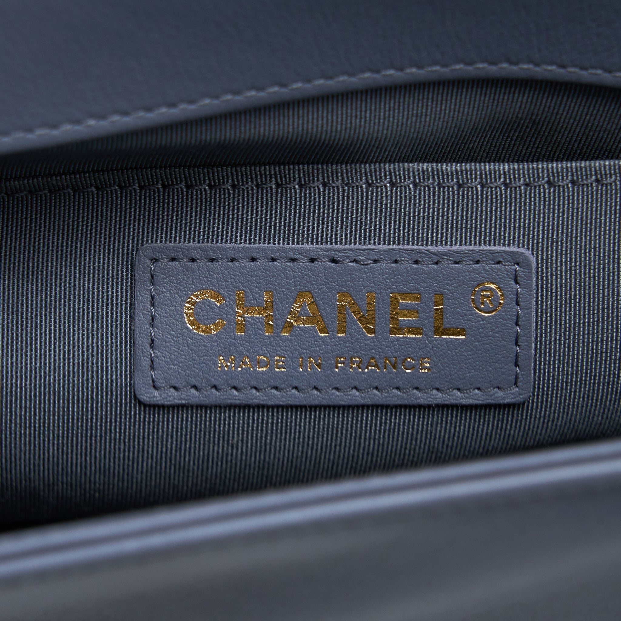CHANEL MEDIUM BOY BAG CHEVRON CALFSKIN GREY LGHW