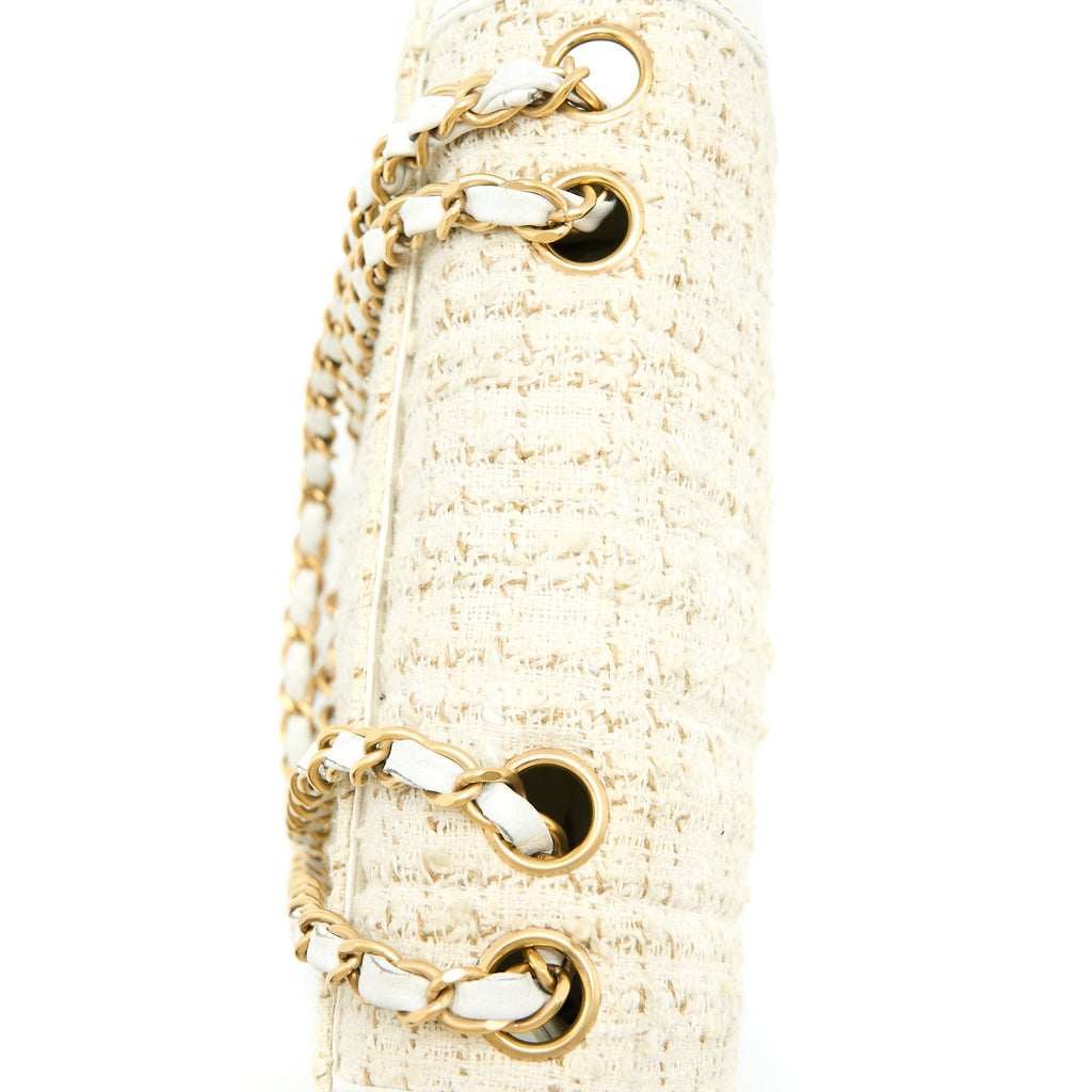 CHANEL VINTAGE FLAP BAG TWEED / LEATHER WHITE GHW