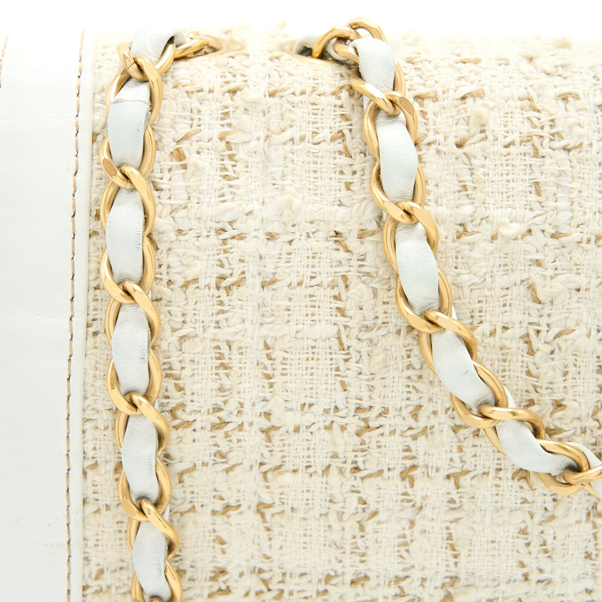 CHANEL VINTAGE FLAP BAG TWEED / LEATHER WHITE GHW
