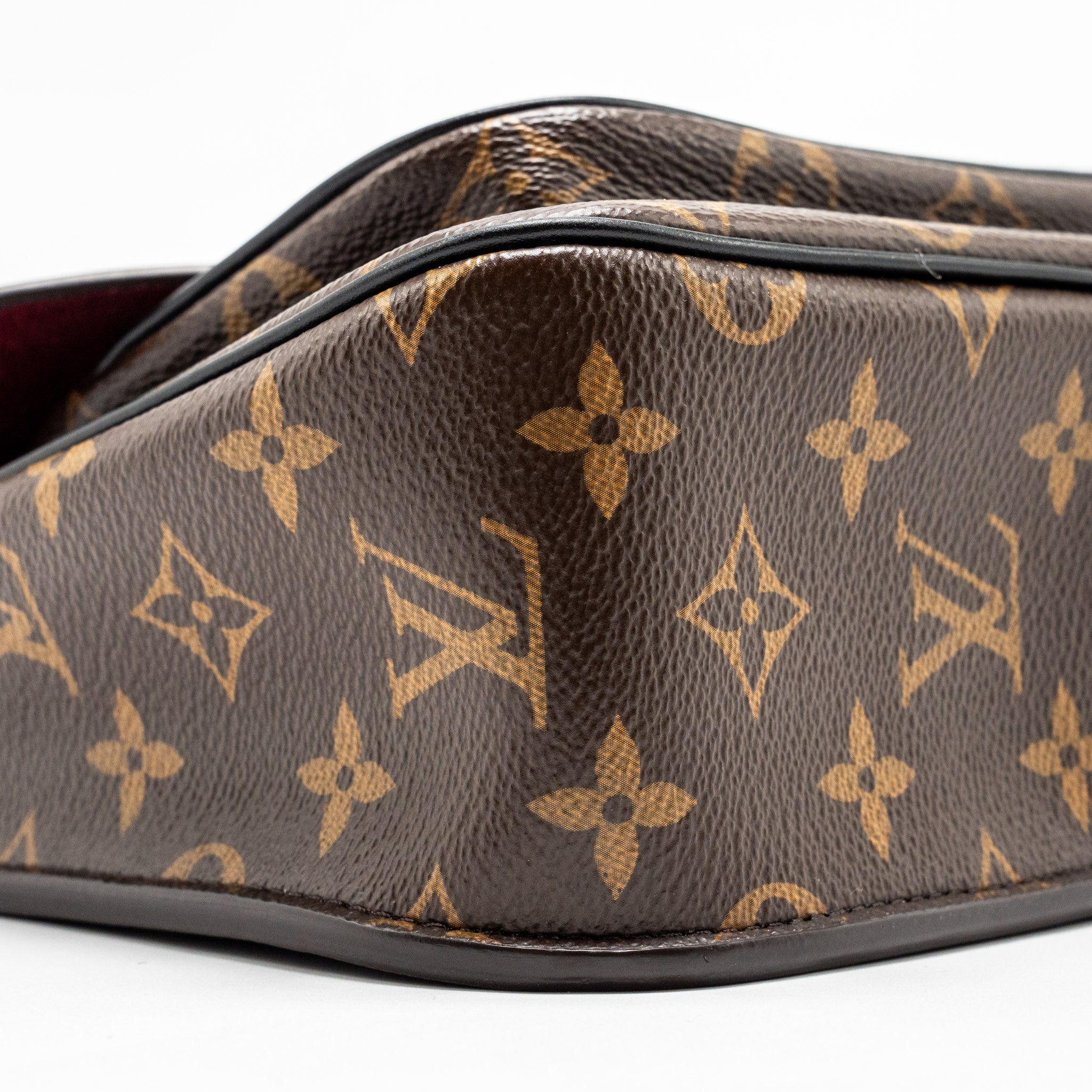 LOUIS VUITTON PASSY MONOGRAM CANVAS BLACK/GOLD HARDWARE
