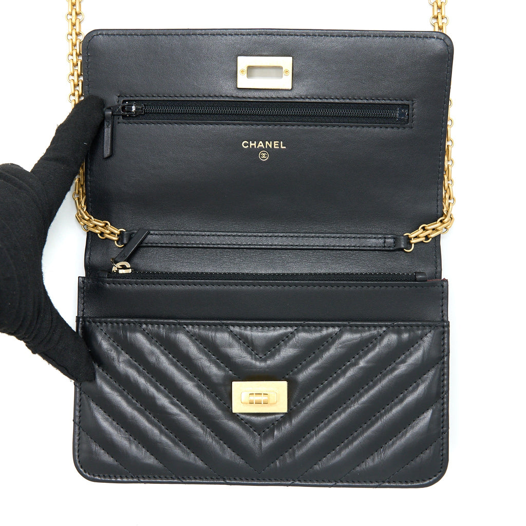 CHANEL 2.55 REISSUE WALLET ON CHAIN CHEVRON AGED CALFSKIN BLACK BRUSHED GHW (MICROCHIP)
