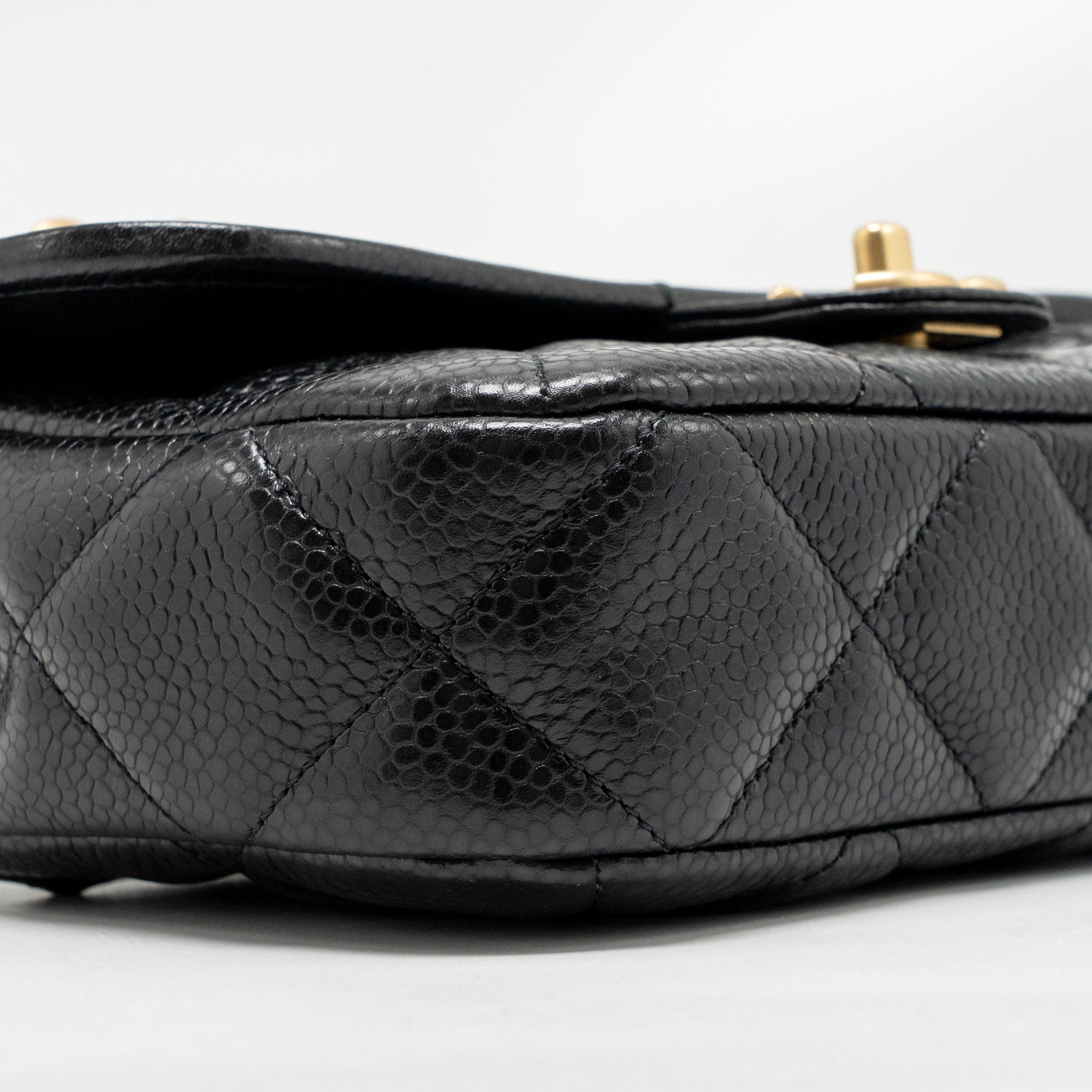 CHANEL TOP HANDLE QUILTED CC FLAP BAG GRAINED SHINY CALFSKIN BLACK GHW (MICROCHIP)