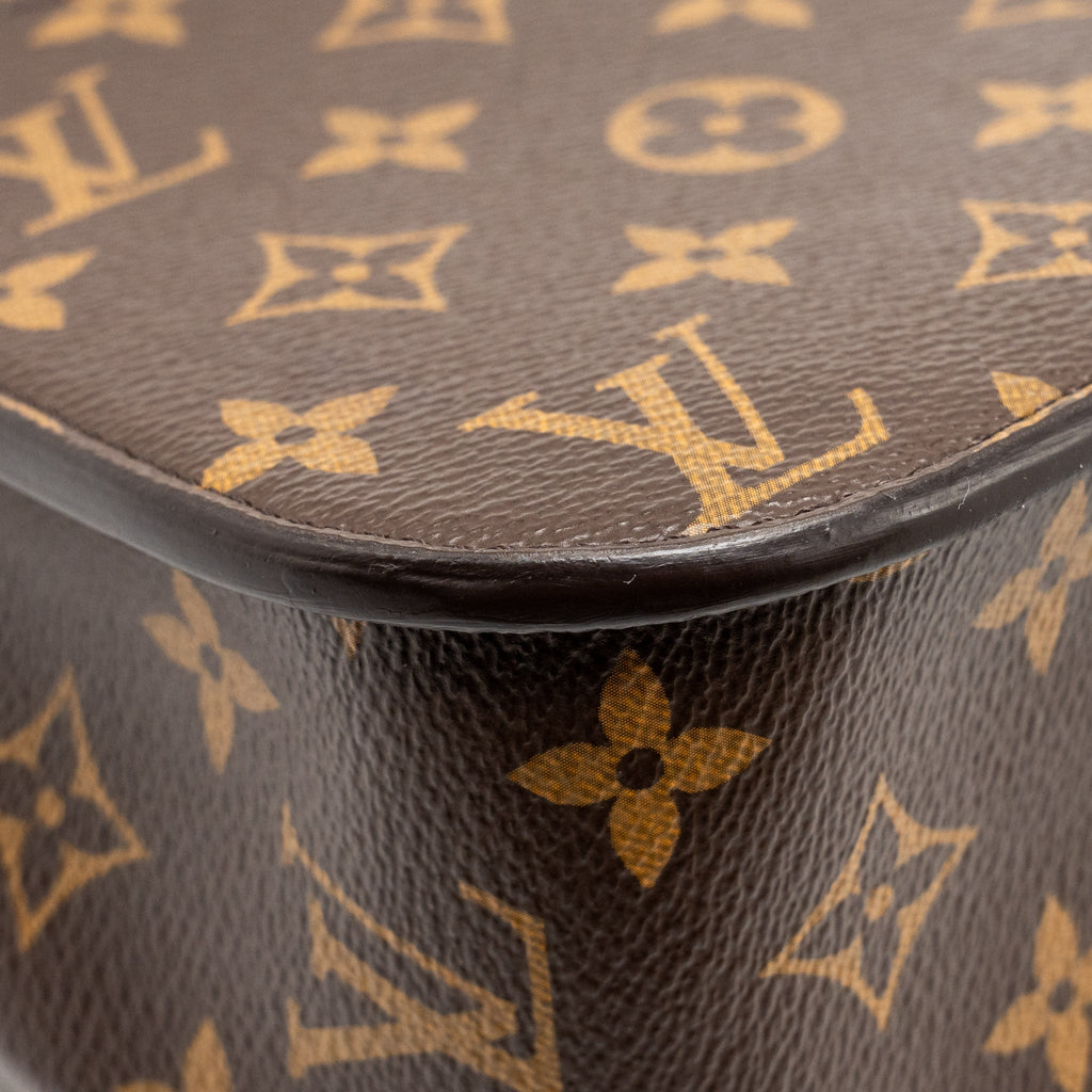 LOUIS VUITTON PASSY MONOGRAM CANVAS BLACK/GOLD HARDWARE