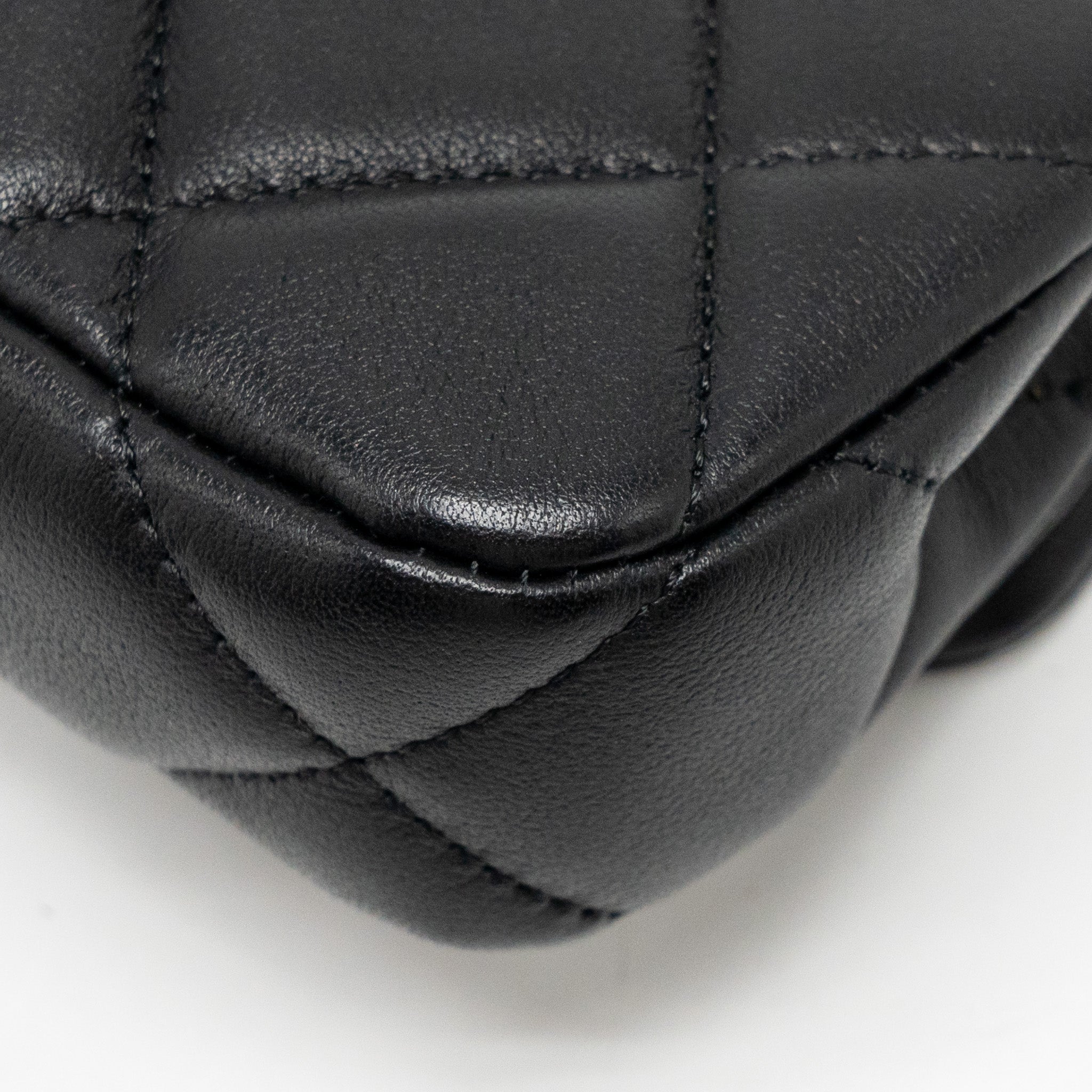 CHANEL 21A TOP HANDLE MINI FLAP CARD HOLDER WITH CHAIN LAMBSKIN BLACK GHW