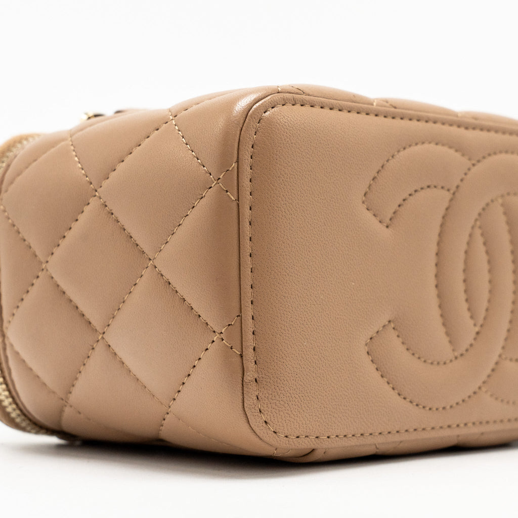 CHANEL TOP HANDLE LONG VANITY WITH CHAIN LAMBSKIN DARK BEIGE GHW (MICROCHIP)