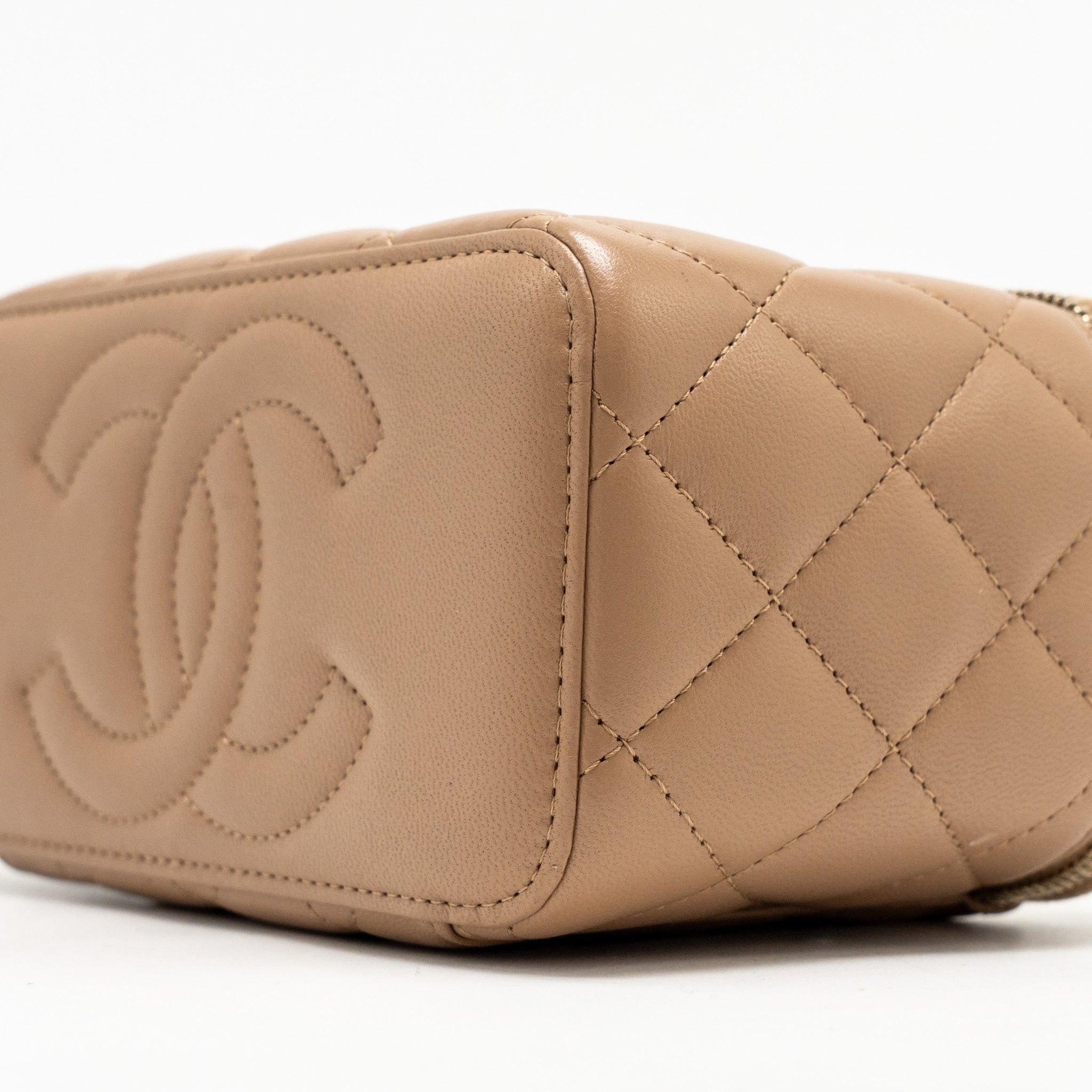 CHANEL TOP HANDLE LONG VANITY WITH CHAIN LAMBSKIN DARK BEIGE GHW (MICROCHIP)