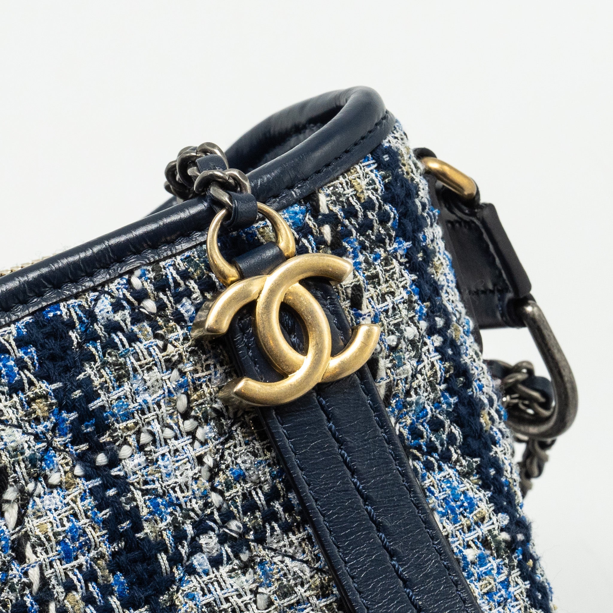 CHANEL SMALL GABRIELLE HOBO BAG TWEED NAVY/MULTICOLOUR WITH MULTICOLOUR HARDWARE