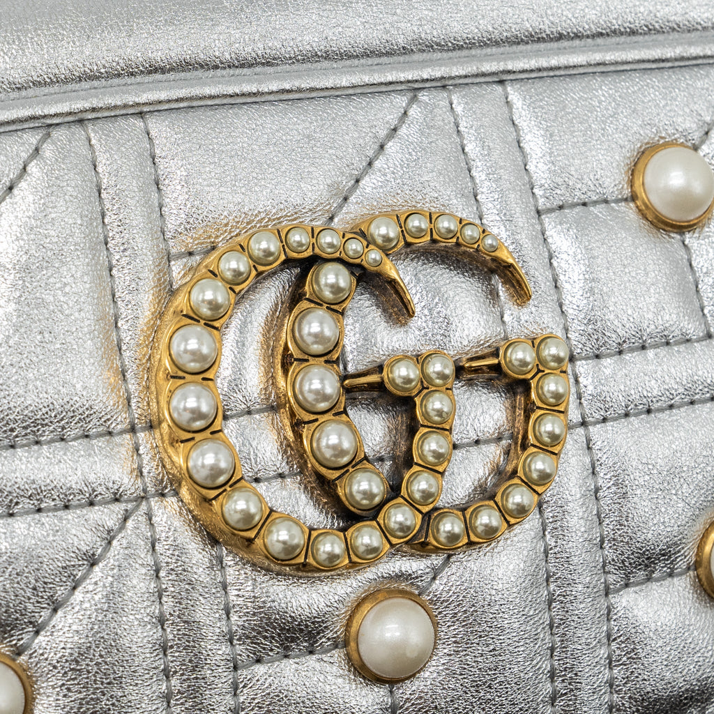GUCCI GG MARMONT CAMERA BAG WITH PEARL LEATHER SILVER GHW