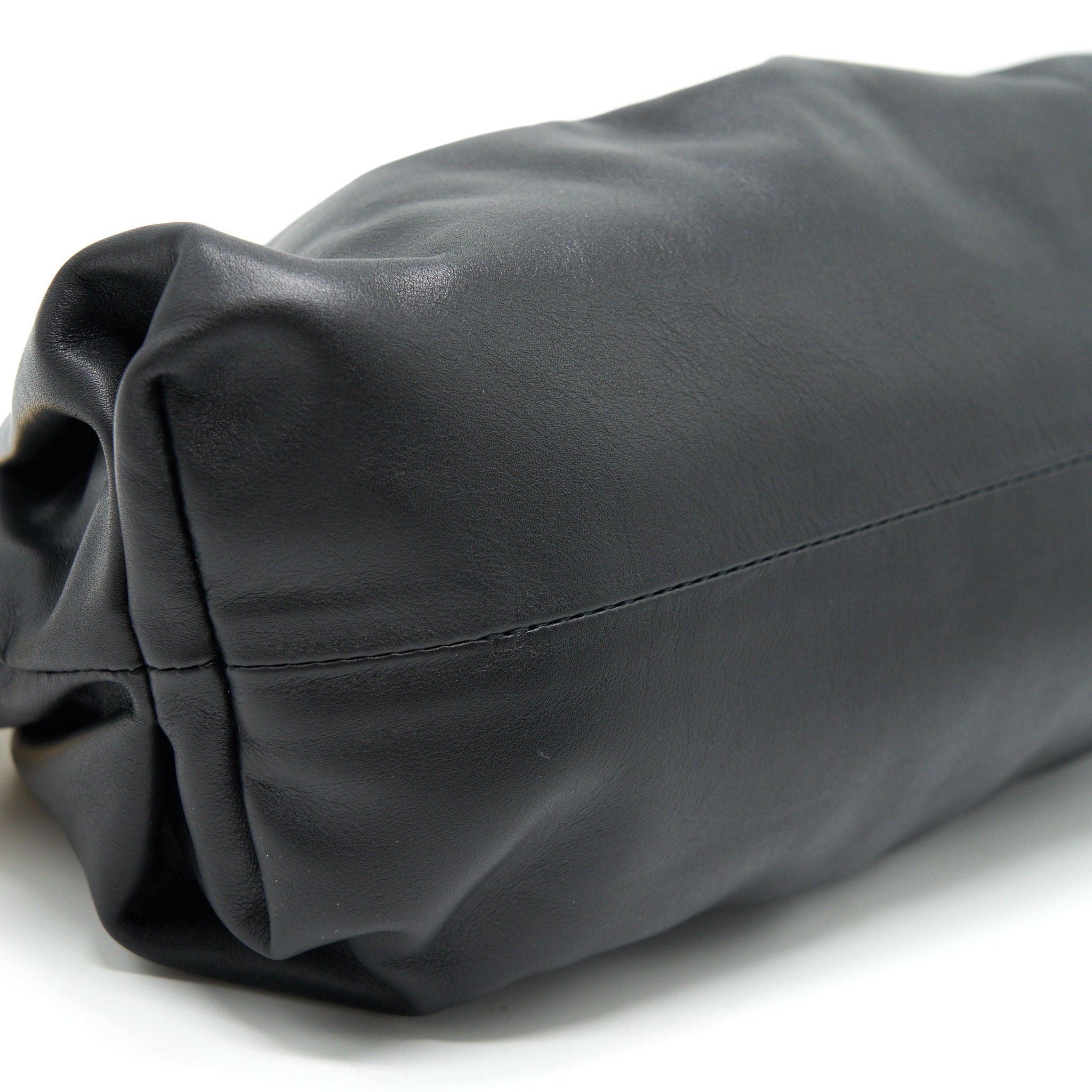 BOTTEGA VENETA CHAIN POUCH BLACK GHW