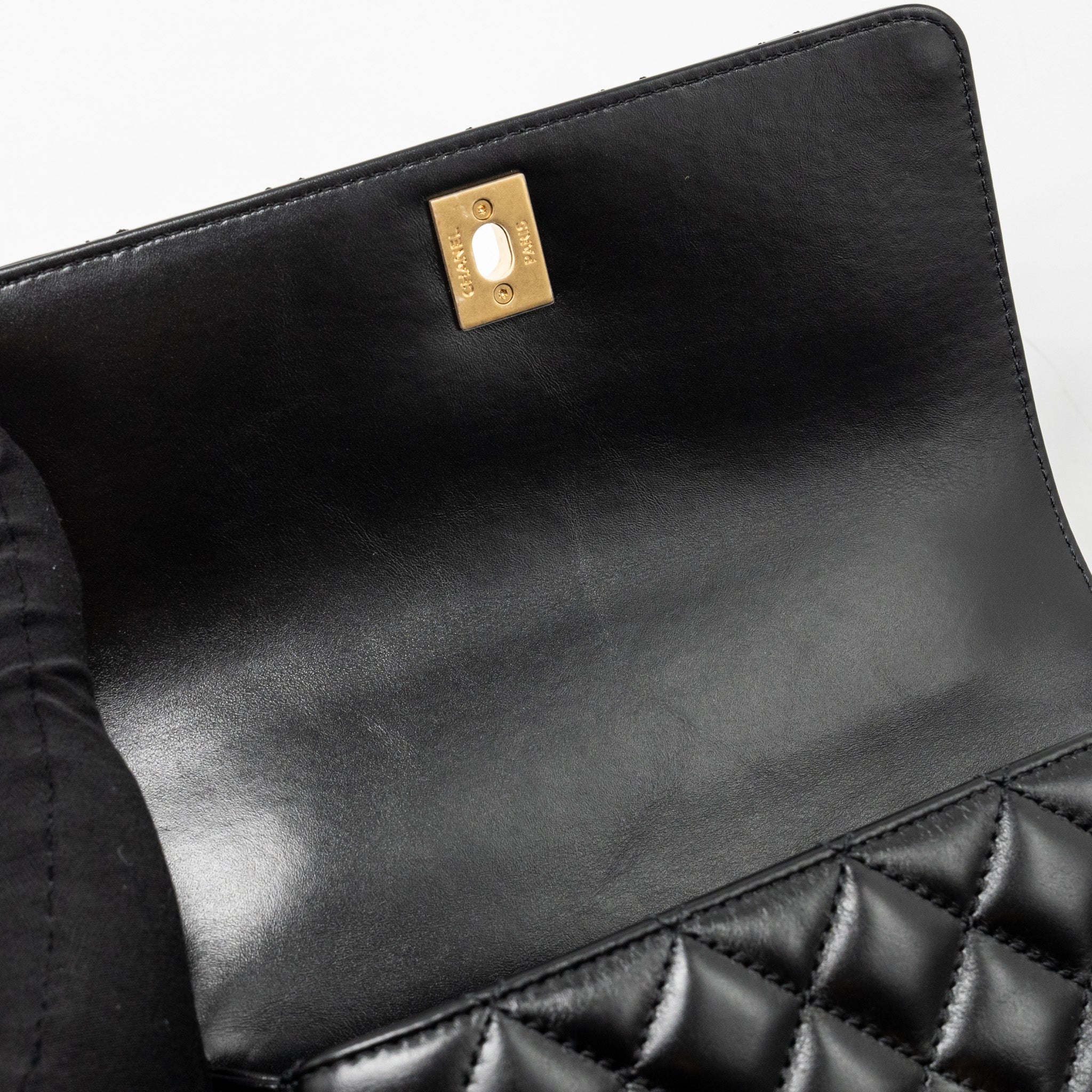 CHANEL DETAILED METAL HANDLE SMALL COCO HANDLE FLAP BAG CALFSKIN BLACK GHW (MICROCHIP)