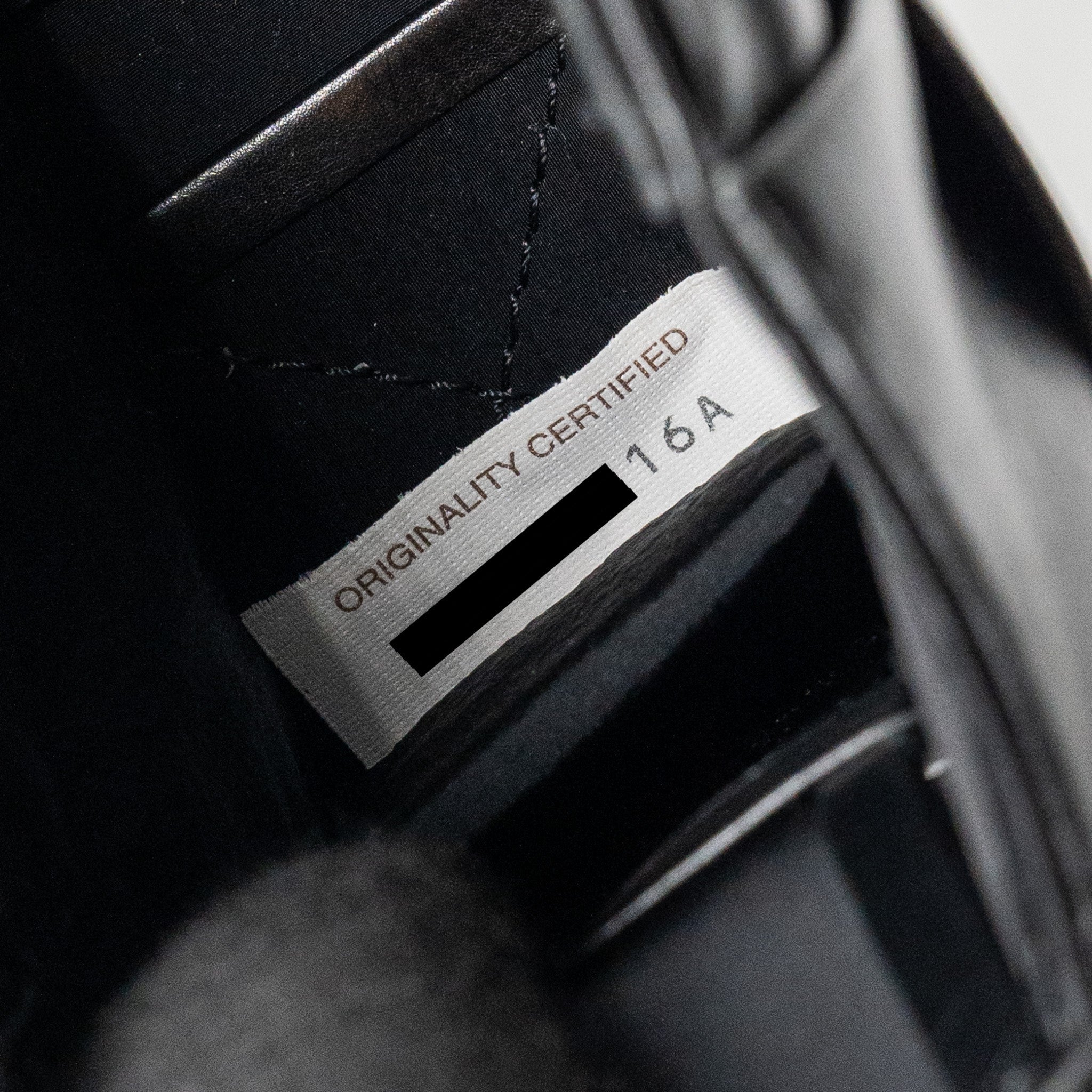 BOTTEGA VENETA SMALL CASSETTE BAG LAMBSKIN BLACK SHW