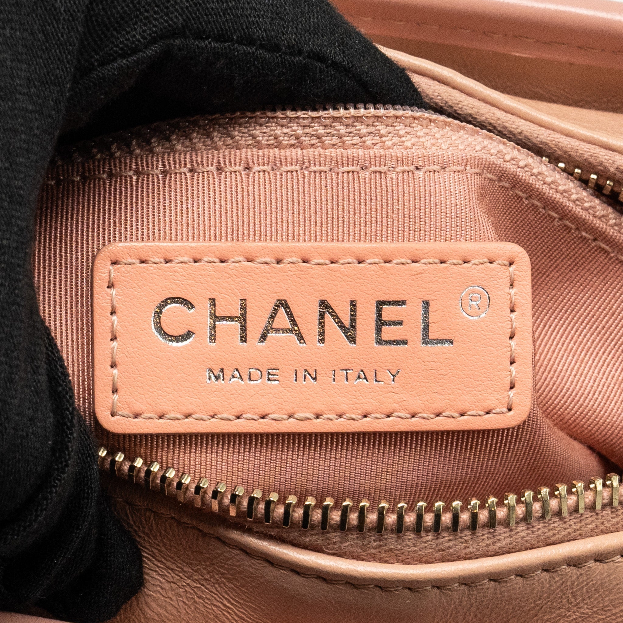 CHANEL SMALL GABRIELLE HOBO BAG CHEVRON AGED CALFSKIN PINK MULTICOLOUR HARDWARE