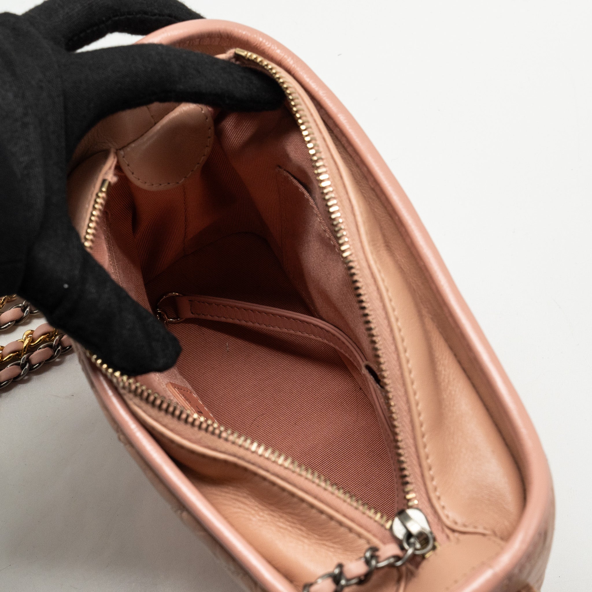 CHANEL SMALL GABRIELLE HOBO BAG CHEVRON AGED CALFSKIN PINK MULTICOLOUR HARDWARE