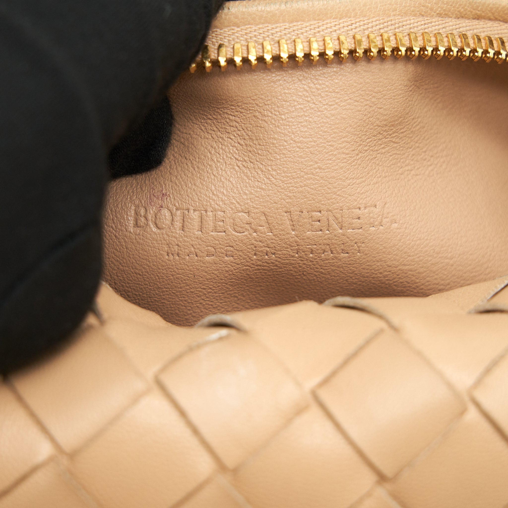 BOTTEGA VENETA THE MINI JODIE IN BEIGE